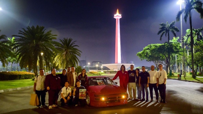 Sung Kang, Maxdecal Sung Kang, Maxdecal