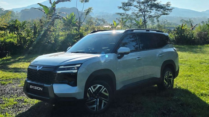 Wuling Eksion Wuling Eksion, Tampilan Wuling Eksion PHEV, Interior Mewah, Posisi Duduk, Impresi Berkendara, Performa, Jarak Tempuh, Kesimpulan