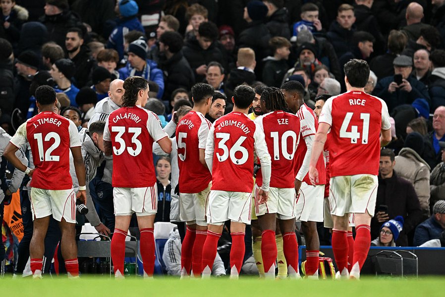 4 pemain Arsenal kena kartu kuning saat lawan Chelsea