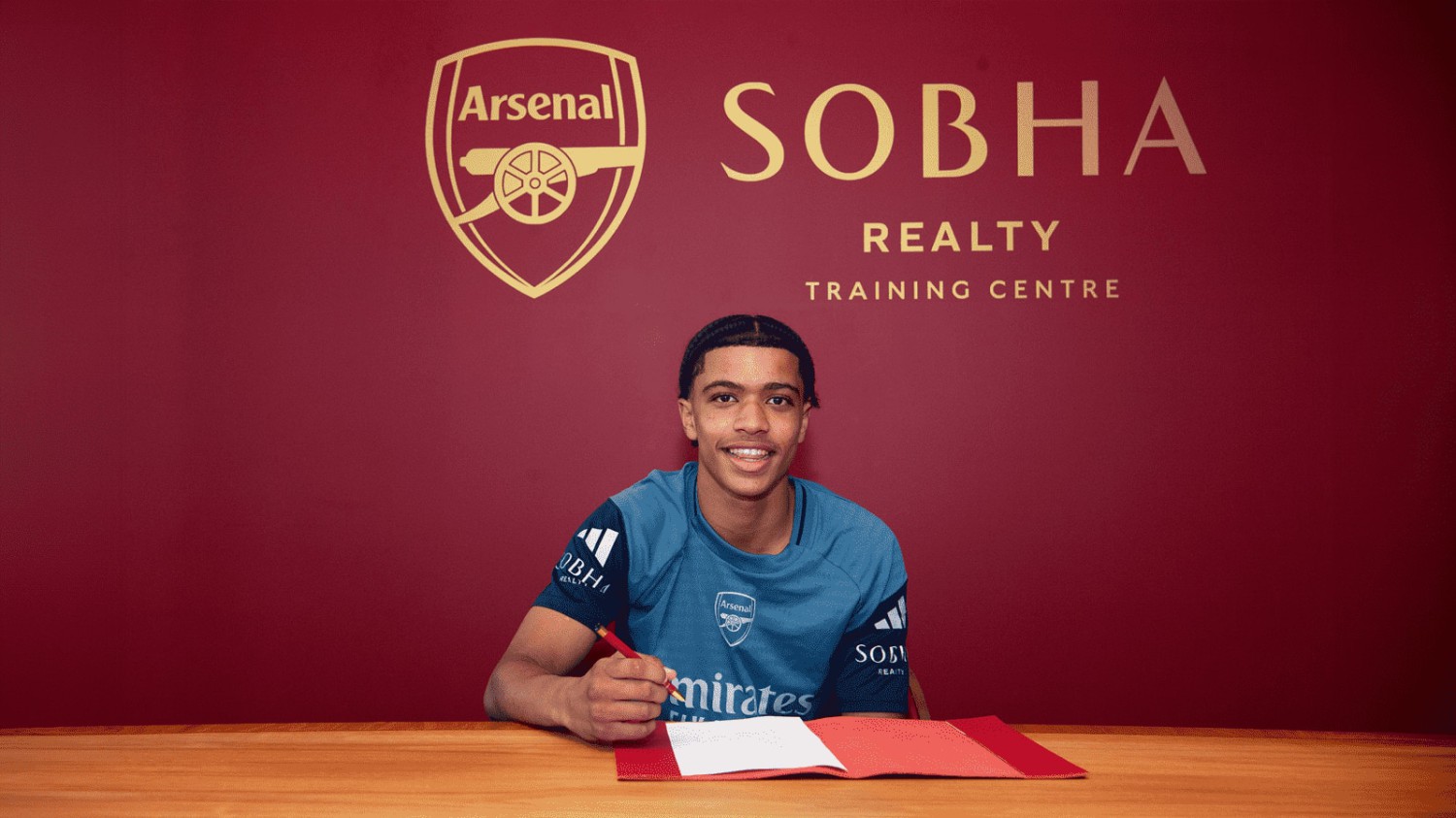 Arsenal rekrut Victor Ozhianvuna dari Shamrock Rovers