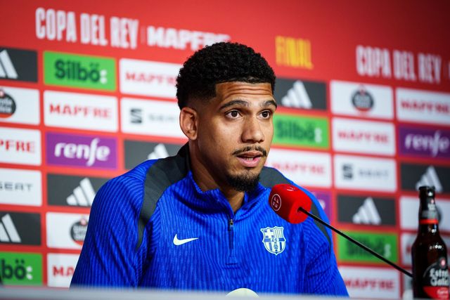 Ronald Araujo kemungkinan bertahan di Barcelona