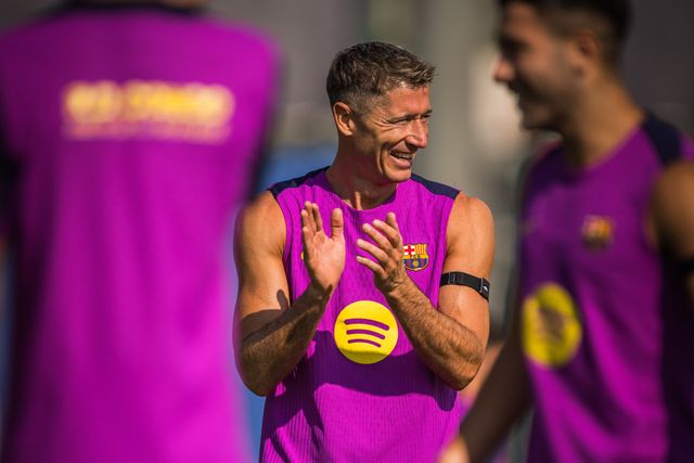 Barcelona tak punya pilihan lain untuk gantikan Lewandowski