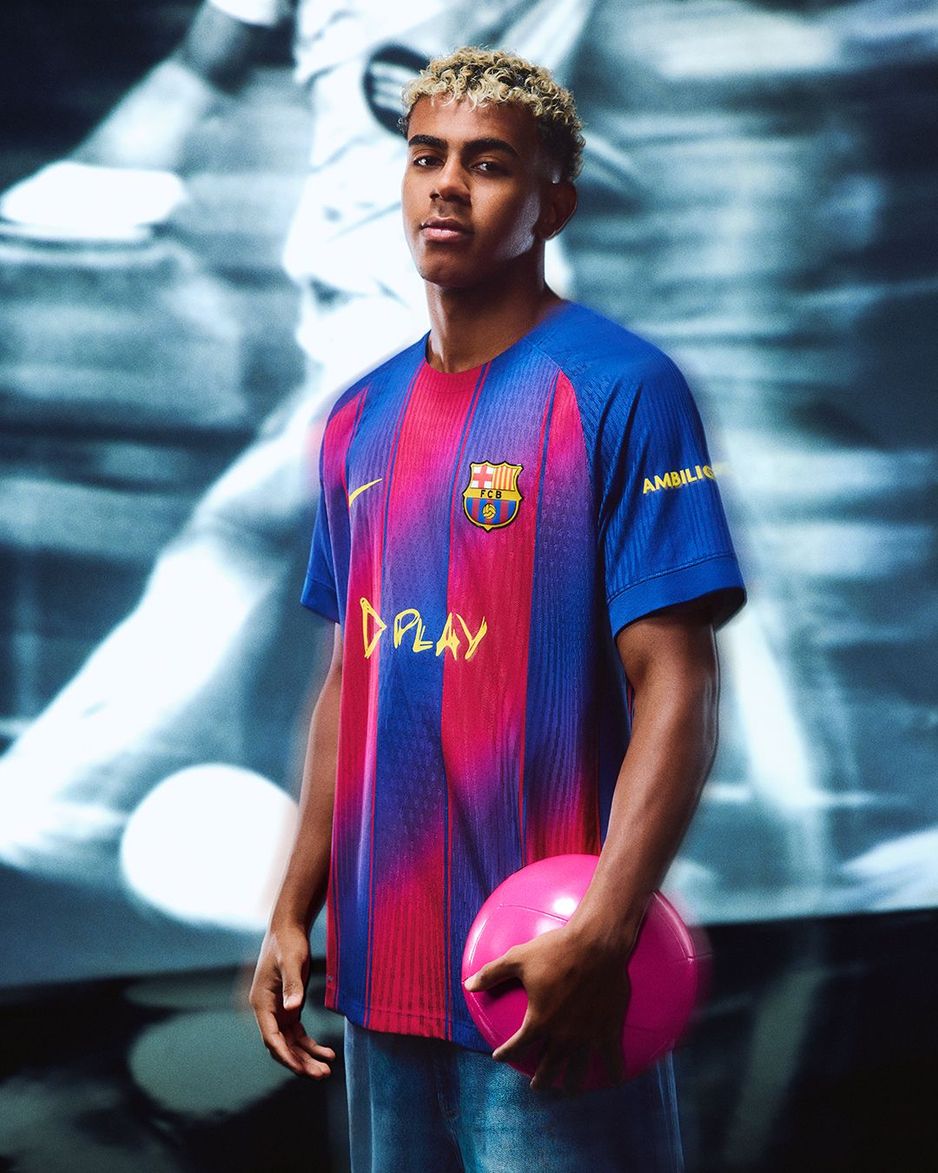 Jersey kolaborasi Barcelona dan Ed Sheeran di El Clasico