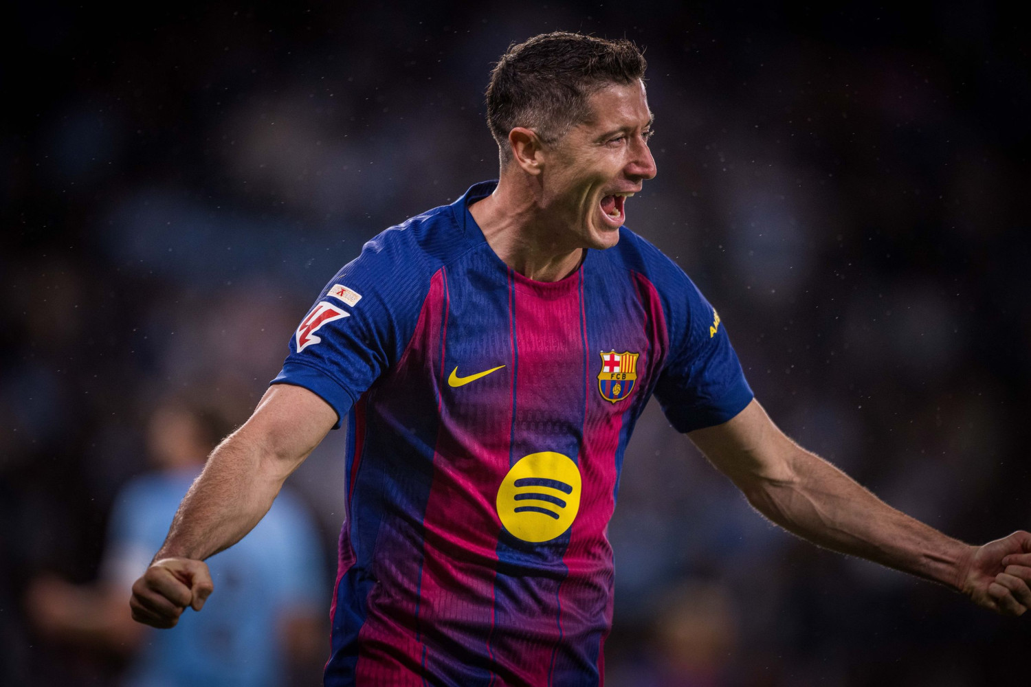 Robert Lewandowski masih mau bertahan di Barcelona