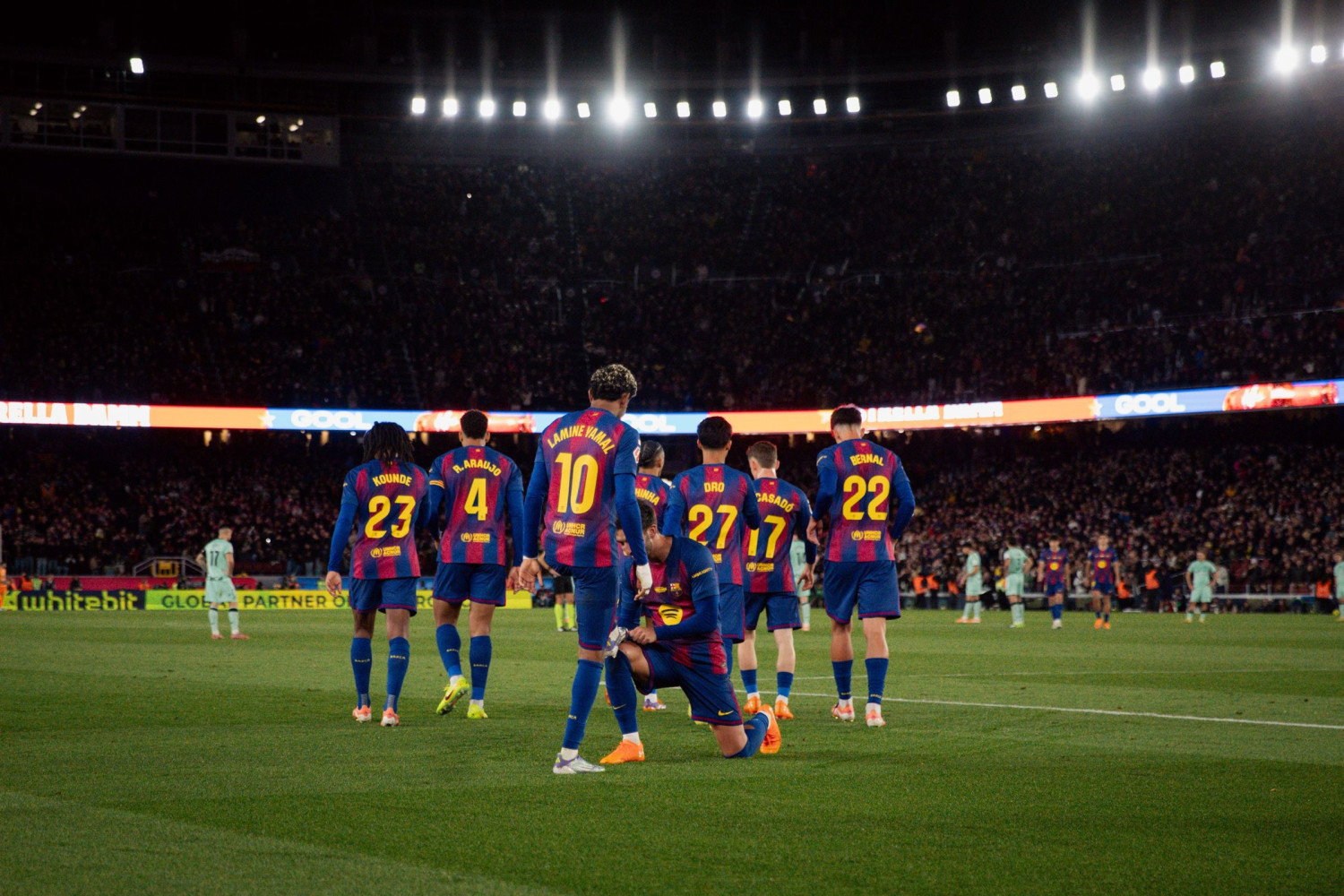 4 pemain Barcelona sudah mengoleksi dua kartu kuning