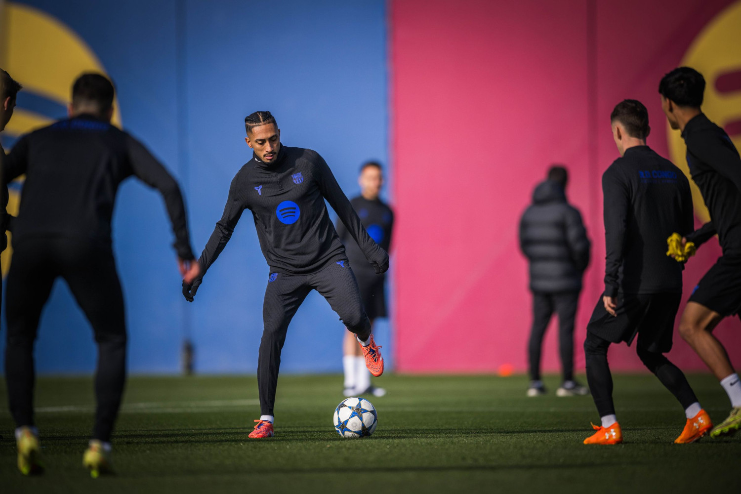 Barcelona harus yakinkan Raphinha bertahan