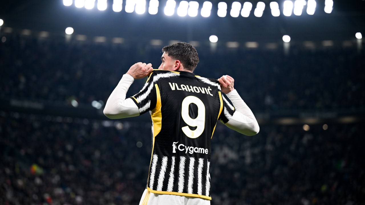 Juventus mau jual Dusan Vlahovic