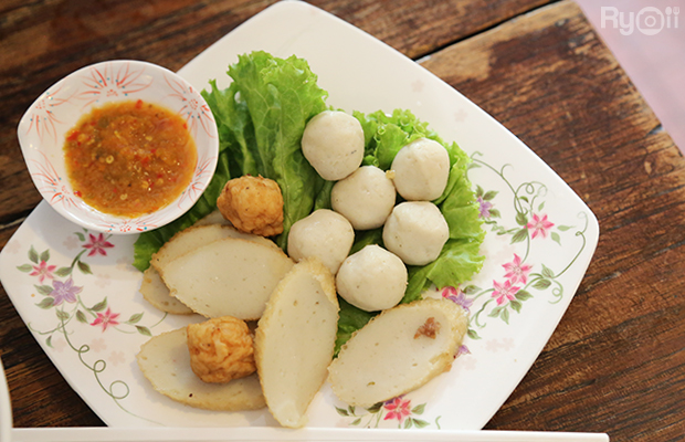 เย็นตาโฟรสเด็ดโบสถ์แม่พระฟาติมา, เย็นตาโฟ คอนแวนต์, อู๋ เย็นตาโฟประตูผี, ร้านไทยรุ่งเรืองเย็นตาโฟเจริญผล, ศาลาแดงเย็นตาโฟ, ปุ๊ เย็นตาโฟ, เตี้ยเย็นตาโฟ, ชาละวันเย็นตาโฟ, เฮียตี๋ ก๋วยเตี๋ยวลูกชิ้นปลาเย็นตาโฟเยาวราชลาดพร้าววังหิน, จิระเย็นตาโฟ, โฟพ่นไฟ, พัวกี่, นายอ้วนเย็นตาโฟเสาชิงช้า, เจ๊อี่ เย็นตาโฟ ต้มยำ, ก๋วยเตี๋ยวเย็นตาโฟพี่หมู รสเด็ด, เม้งโภชนา ปิ่นเกล้า ลูกชิ้นปลา, เจ๊น้อยเย็นตาโฟ พระราม4, เย็นตาโฟ62, ใช่ เตี๋ยวปลา, เย็นตาโฟโพธาราม, เจ้อ้วนเย็นตาโฟ Jeauan yentafo, เย็นตาโฟฮ่องเต้ ศรีย่าน, เย็นตาโฟป้าเสนา เล้งแซ่บ, เพ้งเย็นตาโฟเจ้าเก่า ตลาดห้วยขวาง