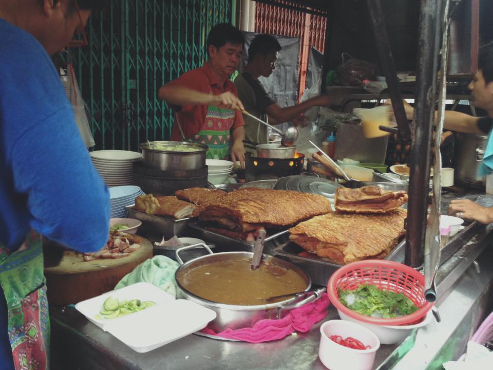Recordoffee, มานพ สุกี้รถกระบะ, ก๋วยเตี๋ยวผัดงี่เง่า at เจ๊เบญ โอเดี้ยน, แดงราชาหอยทอด, ภัตตาคารกว้านสิ่วกี่, La Cabra Thailand, เจ๊คุ้งเกาเหลาเลือดหมู, ข้าวผัดปูตลาดน้อย