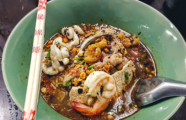 โคตรยำ ห้วยขวาง, Lehaha Lanzhou Ramen (สาขาห้วยขวาง), Kuang Seafood, เจ๊ติ๋มซีฟู้ดห้วยขวาง, เปลว ก๋วยเตี๋ยวต้มยำ, Rakuzen Time