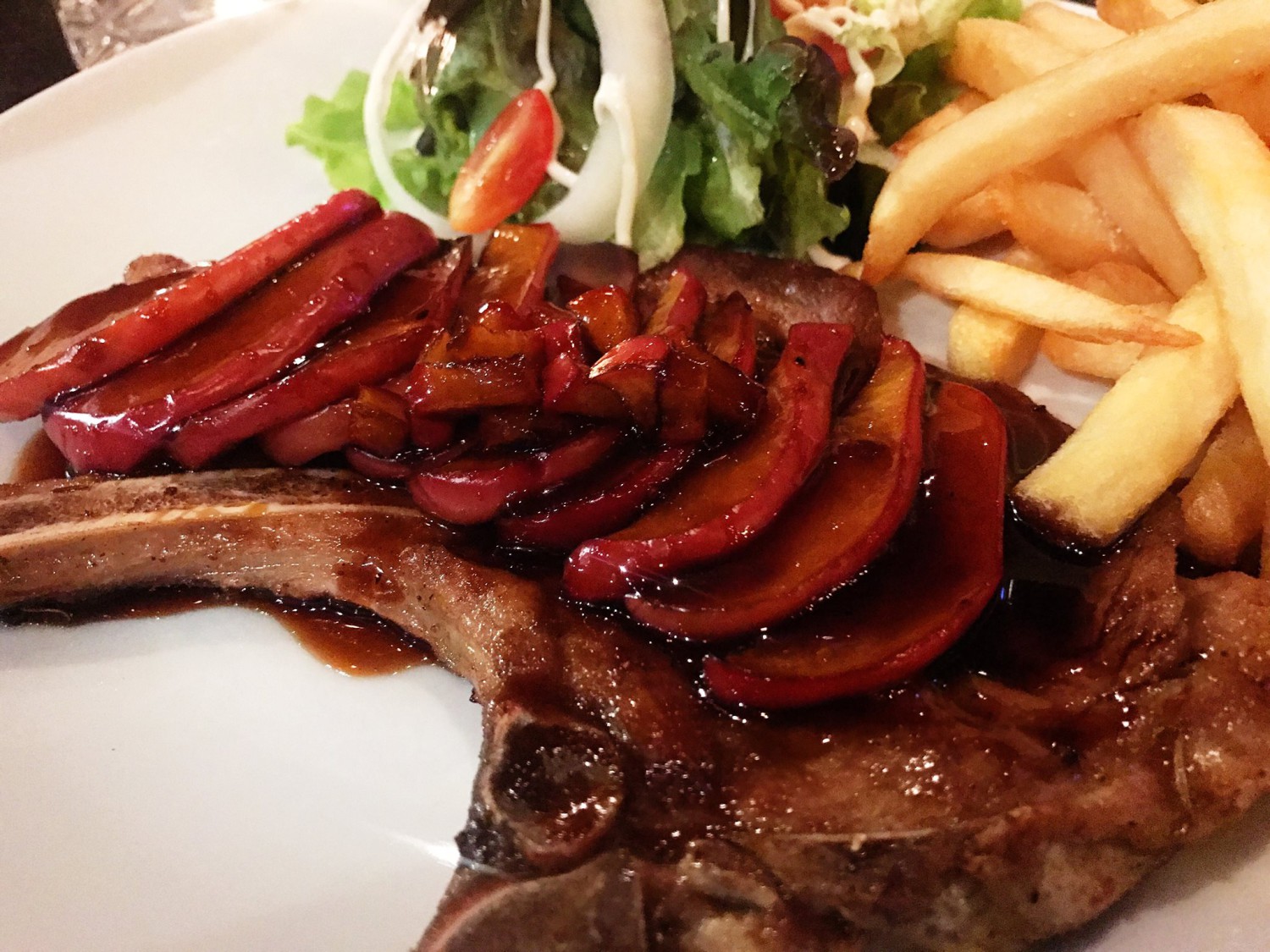 Pachi Bangkok, AINU Bar, Beer Belly Bkk, Cardroom BKK, She Bar, Rabbit Hole, Ekamai Beer House, SOHO BKK, Thonglor Yokocho トンロー横丁, Nowhere (โนแวร์), Another Round, HEAP Cafe' &amp; Restaurant