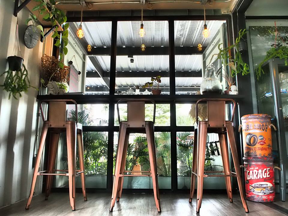 Smitten Cafe and Decor, Thong Ampai Café, THREE Cafe, Continue.cafe, Sunday in 345 cafe, Aprilhouse, The Aileen Cafe', Oliva Cafe, The Kottage Cafe, Plant Cafe, ปิ่นโตนามีตาล, Baan Kanom De'Pathum, Pumpkin Art Town, Mushroom Hut Cafe, KAD Cafe - กาด คาเฟ่, ADAM cafe