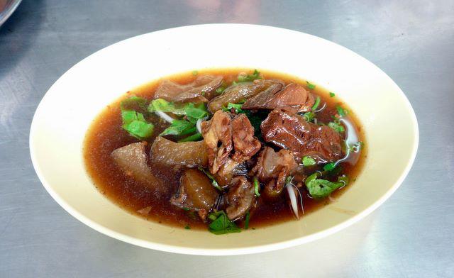 ก๋วยเตี๋ยวต้มยำกากหมูสูตรโบราณ ท่าน้ำนนท์, กินปูเมืองนนท์, ข้าวผัดโบราณ ท่าน้ำนนท์, นนท์ตำแหลก, ขนมฝรั่งแม่ไน้ ตลาดนนทบุรี, Nont Bakery, เจ๊ตาหมูสะเต๊ะ, ปัง ปัง 85 องศา, เกาเหลาเมืองนนท์