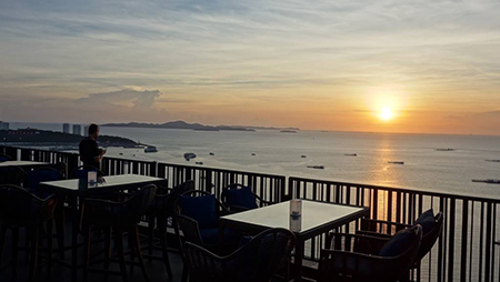 Midwinter, Dandelion Bake Studio, Cafe Reverie, Portobello & Désiré, Level 50 by SEE FAH, Siam Yacht Club, Blue Sky, at Centara Grand, Mezzaluna Restaurant