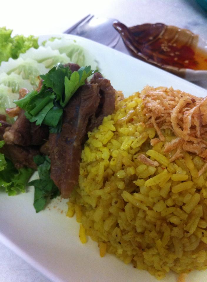 Khao-Sō-i, สาขาสยามพารากอน, อองตอง ข้าวซอย, Mugkhaosoi มักข้าวซอย, ข้าวซอยเชียงใหม่ สุโขทัยซอย 5, ข้าวซอยแม่สุภาพ เจ้าเก่าย่านเทเวศน์, หอมด่วน, ข้าวซอยลำดวนฟ้าฮ่ามเชียงใหม่, สาขาวิภาวดีรังสิต 58, Lanna Eatery, ต๊ะต่อนยอน, Cr. ภาพทั้งหมดจาก Facebook ต๊ะต่อนยอน อาหารเหนือ, ข้าวซอยดอยคำ, ฮ้านจาวเหนือ, ทิศเหนือ