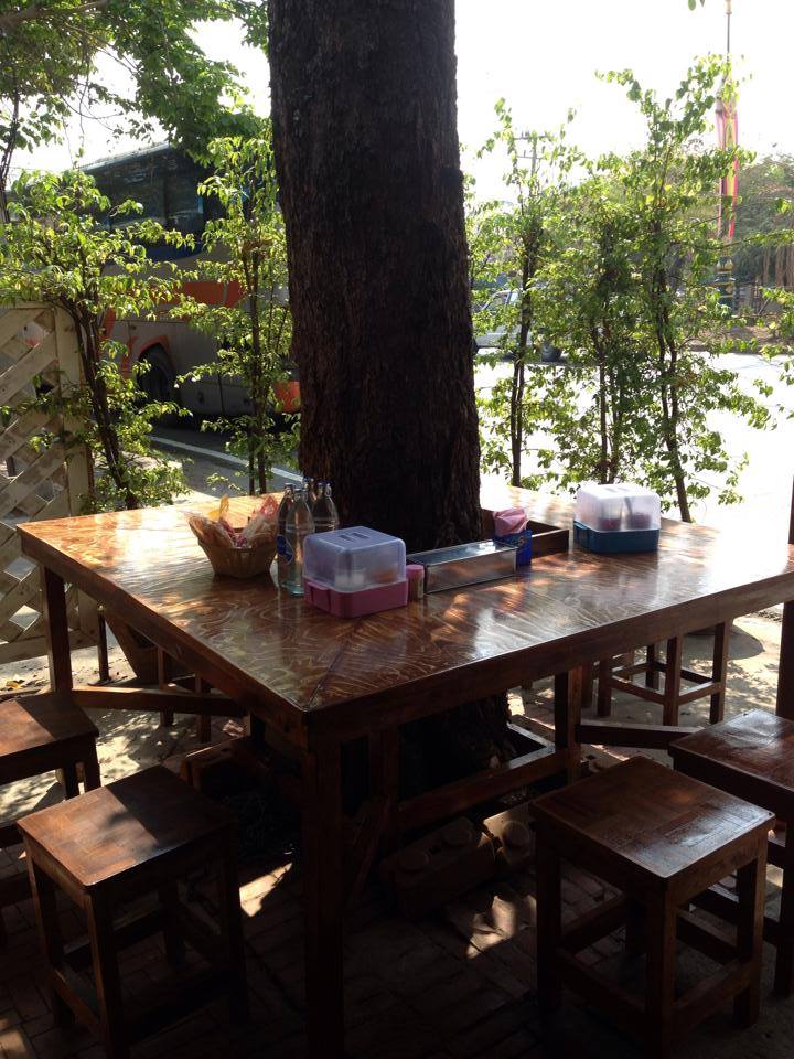 ก๋วยเตี๋ยวเรือในคลอง อยุธยา, กรุงเก่า"เตี๋ยวเรือ", ก๋วยเตี๋ยวเรือลวกปากริมคลอง &amp; หมูกะทะ อยุธยา, ก๋วยเตี๋ยวเรืออยุธยา-โอชินสูตรโบราณ, ร้านก๋วยเตี๋ยวเรือโอ่งบนแพริมแม่น้ำน้อย, ก๋วยเตี๋ยวเรือกิมหลวน อยุธยา, ก๋วยเตี๋ยวเรือ ตาลเดี่ยว'เตี๋ยวเรือ, ก๋วยเตี๊ยวลุงแจ๊ะ (บัวหวาน), ร้านก๋วยเตี๋ยวตาไห (คลองท่อ), ก๋วยเตี๋ยวเรือแม่วันดี อยุธยา, ก๋วยเตี๋ยวเรือแม่ต่วม อยุธยา, ก๋วยเตี๋ยวเรือ เสือร้องไห้, ก๋วยเตี๋ยวเรือ "รสโจ๊ะ" ป้าไวท์, ก๋วยเตี๋ยวเรืออยุธยา ป้าษา2, ก๋วยเตี๋ยววัดใหญ่, ก๋วยเตี๋ยวเรือห้อยขา อยุธยา, ก๋วยเตี๋ยวเรือนายอ๊อฟ สูตร”ยายจง”รสดั้งเดิม, ไทยเทวา ก๋วยเตี๋ยวเรืออยุธยา, ต้อยตลาดแตก สาขาใหญ่ ก๋วยเตี๋ยวเรืออยุธยา