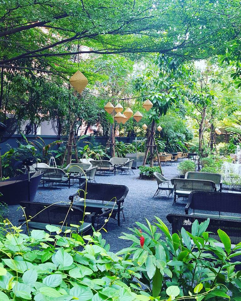 บ้านสวย ในสวน, Siam Brasserie , The Treehouse Nongchok, Natura Cafe, BaanNaiSuan Cafe&Yoga, Patom, Portobello & Désiré, ครัวบ้านสวนสุวรรณ, ร้านอาหารฐิตารีย์ สวนรถไฟ จตุจักร, บ้านสวน อบอวลรัก