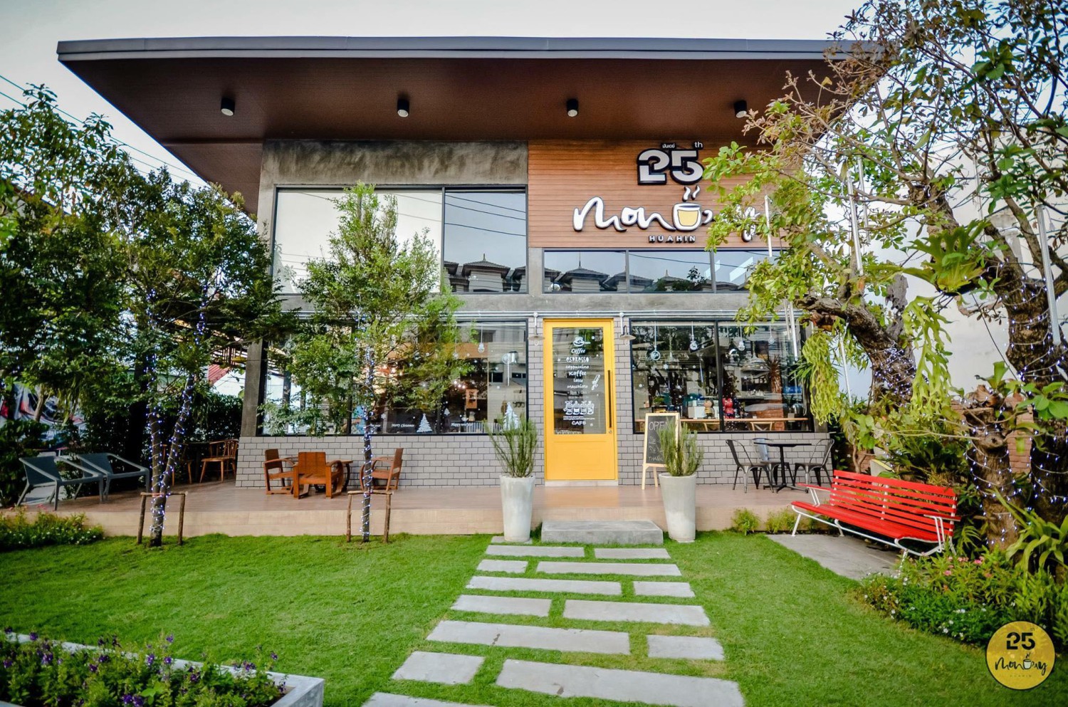 Air Space Hua Hin, ปลีกวิเวก คาเฟ่, After morning cafe, The Chocolate Factory HuaHin, DRIP RIM LAY, Top Seacret Beach Cafe, Molley coffee stand, RowHou8e Cafe' HuaHin106, 25 Monday cafe', S'more Cafe Huahin, Tree House Cafe', Wilaiwan Hua Hin