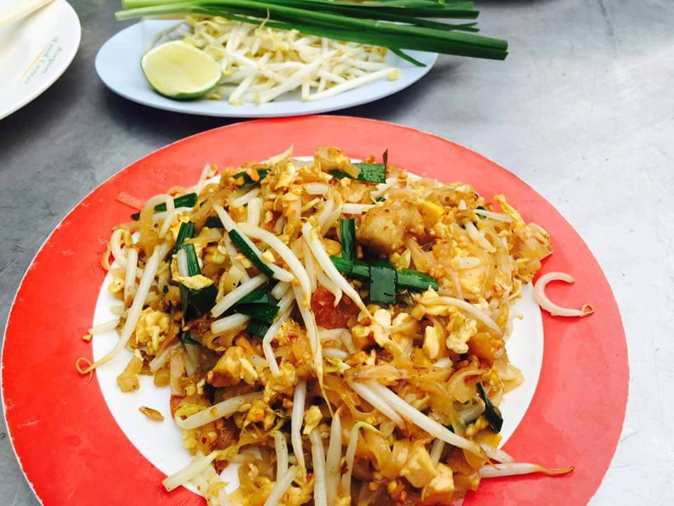 Dragon Buffet, เนื้อแคมป์ไฟ, โจ๊ก เต็มทอง ปรีดี2, NaiEm, Bi'halalika Roti & Bistro, ข้าวต้มกระดูกหมู ถ.สุขุมวิท71ปรีดี16