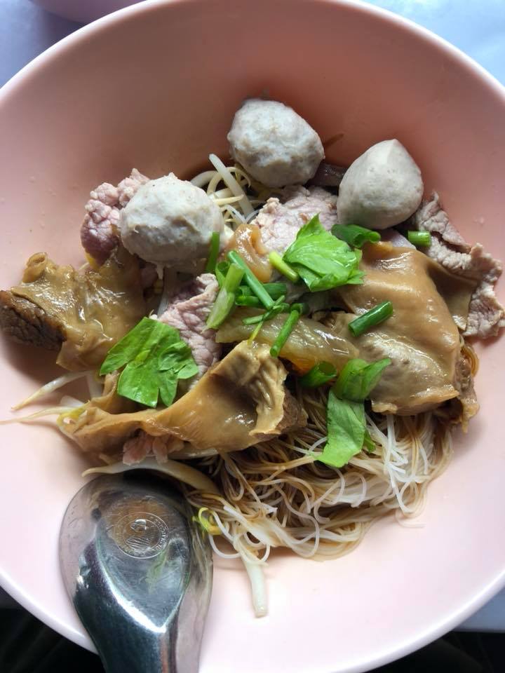 ร้านก๋วยเตี๋ยวยายปุก วัดธรรมนิมิต จ.สมุทรสงคราม, เตี๋ยว ตก กะลา, ก๋องเมงจั้น บะหมี่เกี๊ยว, ร้านอาหาร เกาเหลากรุงไทย, ก๋วยเตี๋ยวหมูมะนาว แม่บุญมี, ก๋วยเตี๋ยวเรือแคปลั่น หมูน้ำตก-น้ำแดง, แซ่บเตี๋ยวห้อยขา บ้าน ณ ตุ๊กจ้า, ก๋วยเตี๋ยวเนื้อ-หมูน้ำแดง ลุงพร เจ้าเก่าคลองตะโก, ก๋วยเตี๋ยวหมูย่างกะทิสด อัมพวา, ก๋วยเตี๋ยวปลาคลองโคน, เจ๊เล็กก๋วยเตี๋ยวเป็ด วัดแก้วฟ้า, ร้านลูกชิ้นวีระ แม่กลอง, ร้านชุ้นพานิช เจ้อั้ง, บ้านเตี๋ยวทรงไทย