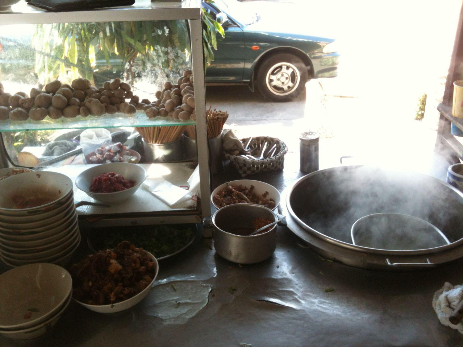บ้านพระยาสุเรนทร์, The Riverside Restaurant Lampang, อร่อยบาทเดียว, ฮอมครัวเมือง, บะหมี่โกจือ ข้างไปรษณีย์ลำปาง, ข้าวซอยป้าบุญ ลำปาง, ข้าวมันไก่ห้าแยก, ก๋วยเตี๋ยวบ้านดง ลำปาง, ข้าวซอยอิสลาม ลำปางหนา