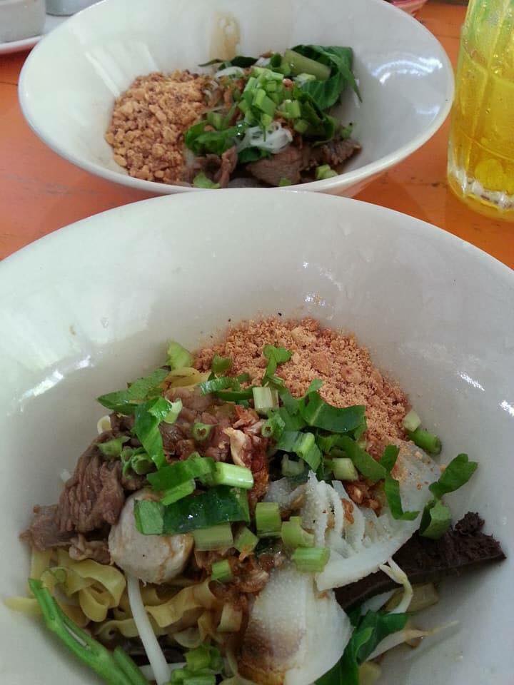 ก๋วยเตี๋ยวเรือในคลอง อยุธยา, กรุงเก่า"เตี๋ยวเรือ", ก๋วยเตี๋ยวเรือลวกปากริมคลอง &amp; หมูกะทะ อยุธยา, ก๋วยเตี๋ยวเรืออยุธยา-โอชินสูตรโบราณ, ร้านก๋วยเตี๋ยวเรือโอ่งบนแพริมแม่น้ำน้อย, ก๋วยเตี๋ยวเรือกิมหลวน อยุธยา, ก๋วยเตี๋ยวเรือ ตาลเดี่ยว'เตี๋ยวเรือ, ก๋วยเตี๊ยวลุงแจ๊ะ (บัวหวาน), ร้านก๋วยเตี๋ยวตาไห (คลองท่อ), ก๋วยเตี๋ยวเรือแม่วันดี อยุธยา, ก๋วยเตี๋ยวเรือแม่ต่วม อยุธยา, ก๋วยเตี๋ยวเรือ เสือร้องไห้, ก๋วยเตี๋ยวเรือ "รสโจ๊ะ" ป้าไวท์, ก๋วยเตี๋ยวเรืออยุธยา ป้าษา2, ก๋วยเตี๋ยววัดใหญ่, ก๋วยเตี๋ยวเรือห้อยขา อยุธยา, ก๋วยเตี๋ยวเรือนายอ๊อฟ สูตร”ยายจง”รสดั้งเดิม, ไทยเทวา ก๋วยเตี๋ยวเรืออยุธยา, ต้อยตลาดแตก สาขาใหญ่ ก๋วยเตี๋ยวเรืออยุธยา
