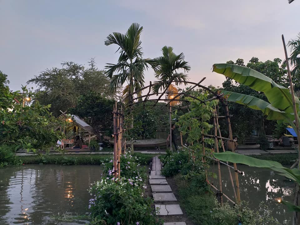 Autumn haus, YOJU Cafe, Lemon Me Farm, STARTCafé, Lot no.8 cafe, 23 cafe and bistro, STAY WITH TREE cafe, April Flavors cafe, Destiny cafe', บ้านปายนา, DUBUA CAFE, House of Chandra - เสน่ห์จันทน์ , 11 Elephant Dessert Cafe, Hangar Cafe', Merce Cafe & Restaurant, Ton Khao Terrace, O2 Kaffee & Bistro, Pomelo Cafe, Little tree, Chinu Coffee