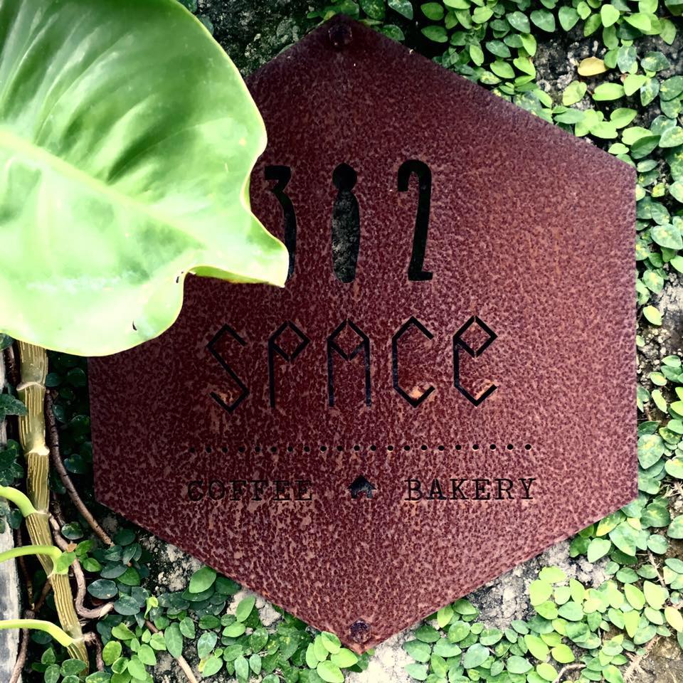 White House Forest, เกษม : KASEM Coffee, Rosie.nak, Luk Labb Coffee, Grande KAFE, KFD in Town, สวรรค์บ้านนา คาเฟ่ Food &amp; Drink, กอหญ้า คาเฟ่, ณ บุ่ง Coffee, polar polar CAFE', Yellow Pumpkin, ร้าน Yellow Pumpkin เปิดบริการตามปกติ 11.00-17.00 น. (ปิดวันพฤหัสบดี), I'm home cafe, ประจำอำเภอ, glinfon, 382 Space Café, La-Moon cafe'