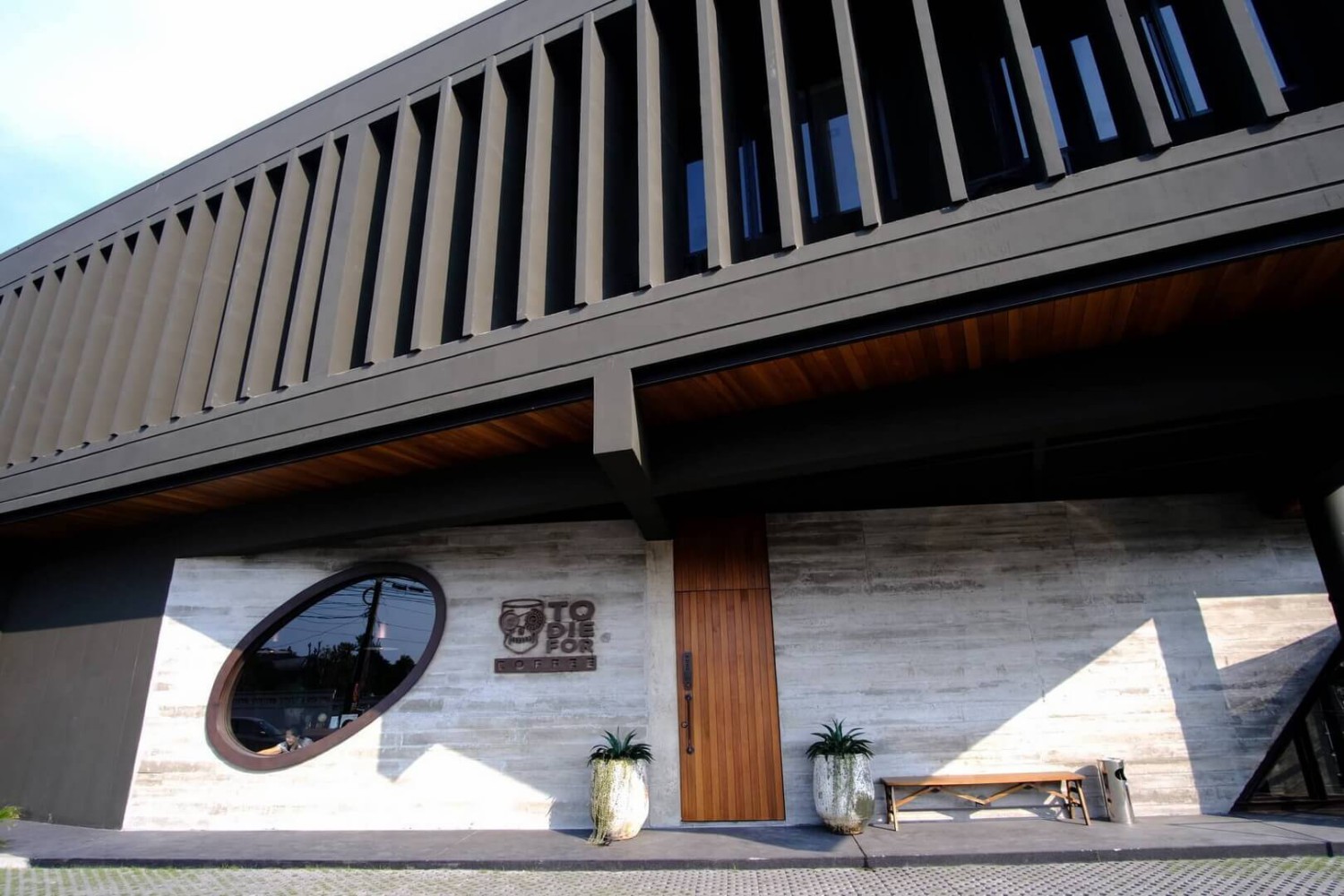 Way Coffee House, Piccolo BangSaen, Peaceful Cafe, Artory.cafe.crafts, Cubbie ‘s, To Die For Coffee, U Cafe & Bakery, A blank coffee, Coffee Train, WON HOUSE, Standtall Coffee, Small House Coffee