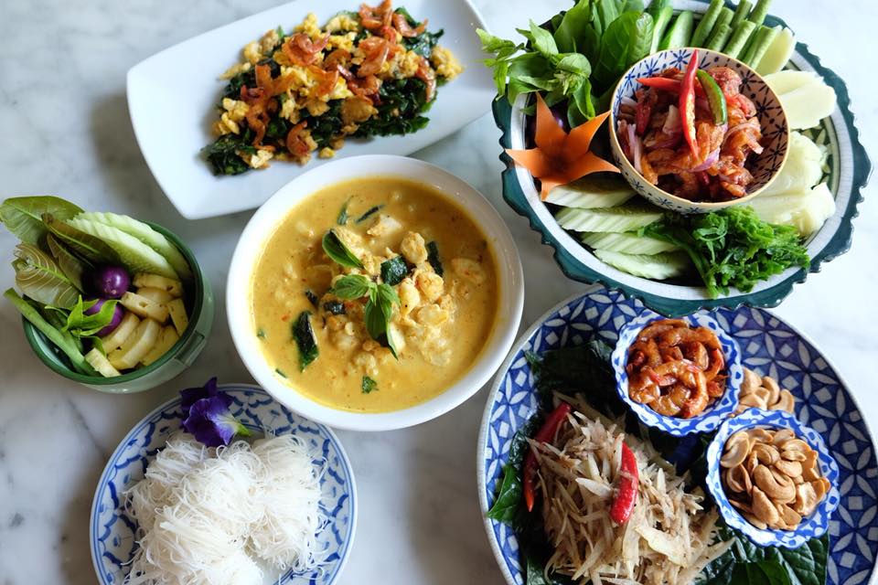 ท้ายเหมือง ร้านอาหารพื้นเมืองภูเก็ต, ชมจันทร์ Chomchan by Onechun, พิเศษ, หมอมูดง ภูเก็ต, ร้านเป็ดย่างเมโทรภูเก็ต - Since 1971, ตู้กับข้าว, โรตีน้ำแกงแถวน้ำ "ภูเก็ตมุสลิม"