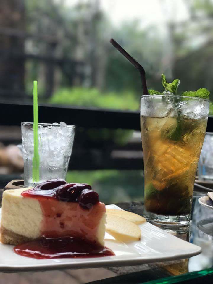 บ้านสวย ในสวน, Siam Brasserie , The Treehouse Nongchok, Natura Cafe, BaanNaiSuan Cafe&Yoga, Patom, Portobello & Désiré, ครัวบ้านสวนสุวรรณ, ร้านอาหารฐิตารีย์ สวนรถไฟ จตุจักร, บ้านสวน อบอวลรัก