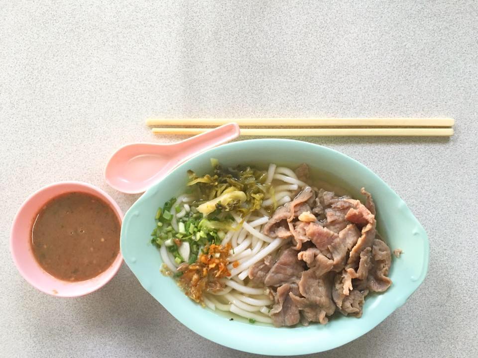 อร่อยเด็ด, ร้านข้าวต้มนายอ๋า, ร้านฟ้ามุ่ย, ร้านสุธาทิพย์, Blue Tree coffeebar, ร้านชั่งเส็ง ก๋วยเตี๋ยวลูกชิ้นปลา (เจ้เกียว), Pat Cafe Boraan แพท คาเฟ่ โบราณ, อ้วนโภชนา อาหารไทย อีสาน , ครัวป้าแดงบางลำพู, Cafe' Velodome