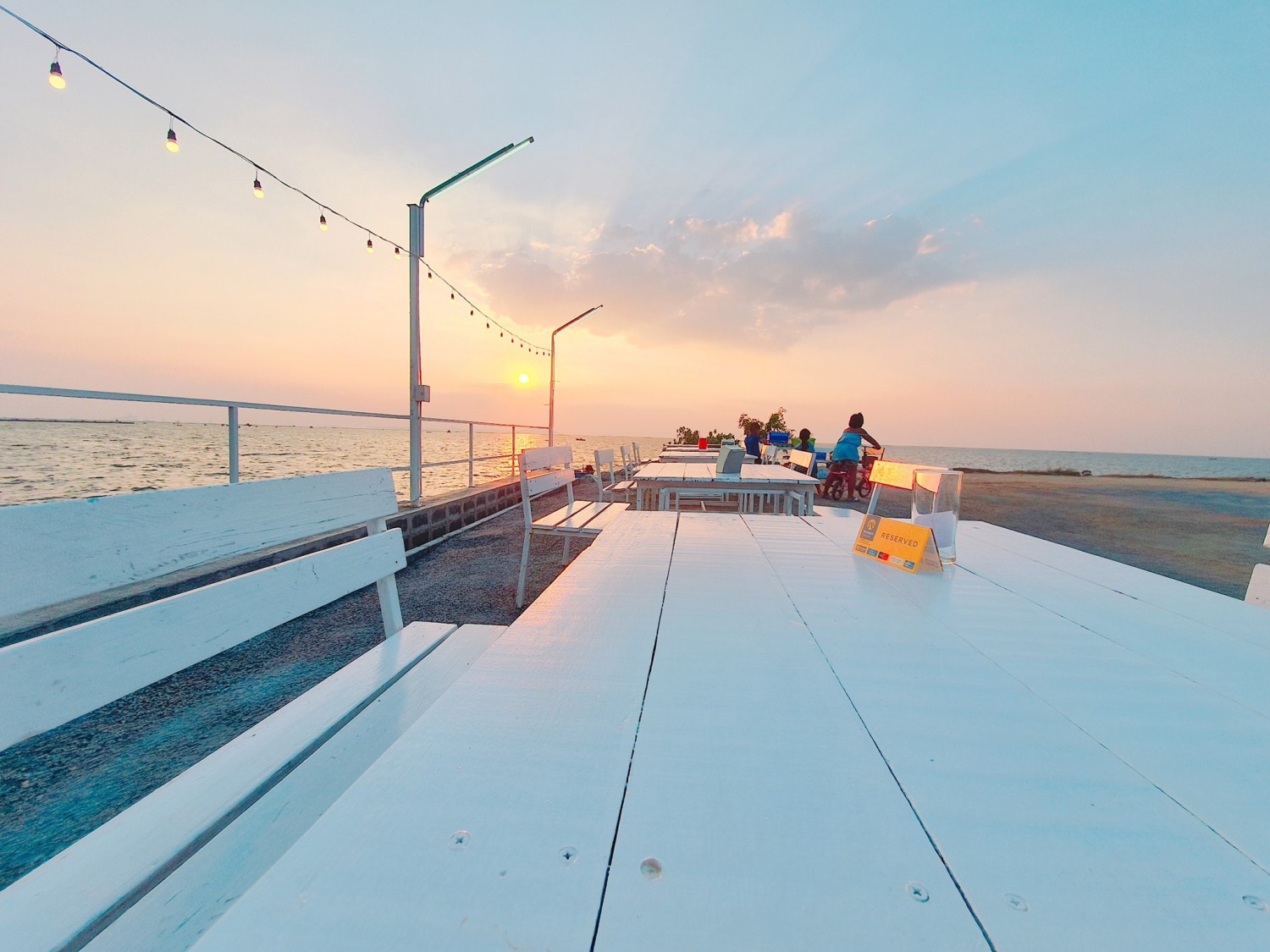 Pop View, ครัวบ้านกลางทะเล, Ripple Sea, ร้านลับหมึกช๊อต อ่าวอุดมซอย17, ร้านป๋าดำซีฟู้ด, ป้าแอ๊ดซีฟู๊ด, ติดดินซีฟู้ด, มุมอร่อย ศรีราชา, TOH CREW, เรือนน้ำซีฟู๊ด ศรีราชา, ครัวทะเล จันผา, ร้านอาหาร เฒ่าทะเล ซีฟู๊ด อ่าวอุดม, ร้านป้อมกินแล้วรวย