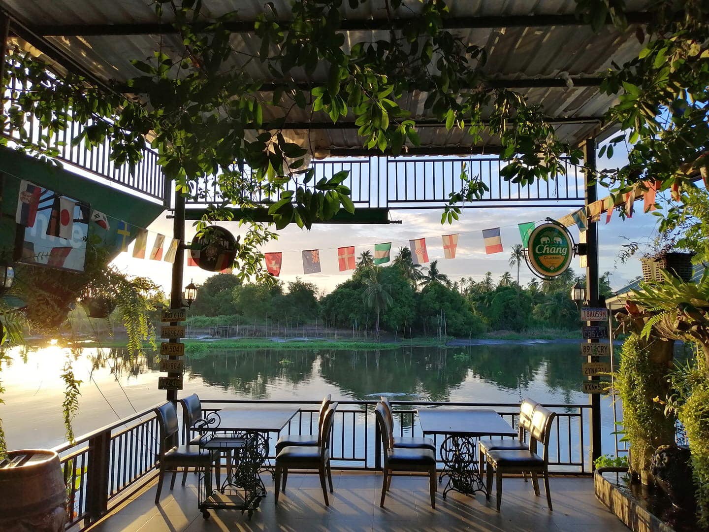 Autumn haus, YOJU Cafe, Lemon Me Farm, STARTCafé, Lot no.8 cafe, 23 cafe and bistro, STAY WITH TREE cafe, April Flavors cafe, Destiny cafe', บ้านปายนา, DUBUA CAFE, House of Chandra - เสน่ห์จันทน์ , 11 Elephant Dessert Cafe, Hangar Cafe', Merce Cafe & Restaurant, Ton Khao Terrace, O2 Kaffee & Bistro, Pomelo Cafe, Little tree, Chinu Coffee