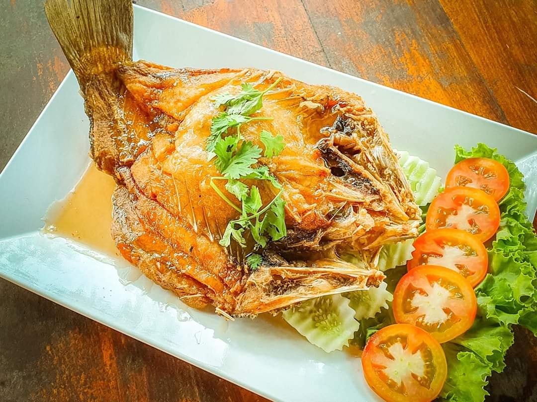 ร้านอ้นส้มตำปูม้า, ไผ่ขวาง, Zaab Station, เอมโอช by The Story, ครัวกางนา, คุ้มขวัญเจ้าเอย, ร้านบ้านเด, กุ่ยหมง, สวนอาหารเบญจรงค์ สุพรรณบุรี, ขัวะ, ลายน้ำ, มุมสบายครัวริมคลอง, ข้าวต้มโกเฑียร, นพรัตน์ ภัตตาคาร, กุ้งเป็น (เจ๊เน้ย), ขนาบน้ำสุพรรณบุรี and mellow, เรือนแพ (ครัวสุพรรณ) &amp; รีสอร์ท, ริมคลองเฮ้าส์, สุรชัยปลาเผา บึงไผ่แขก, Taiheiyo sushi suphanburi