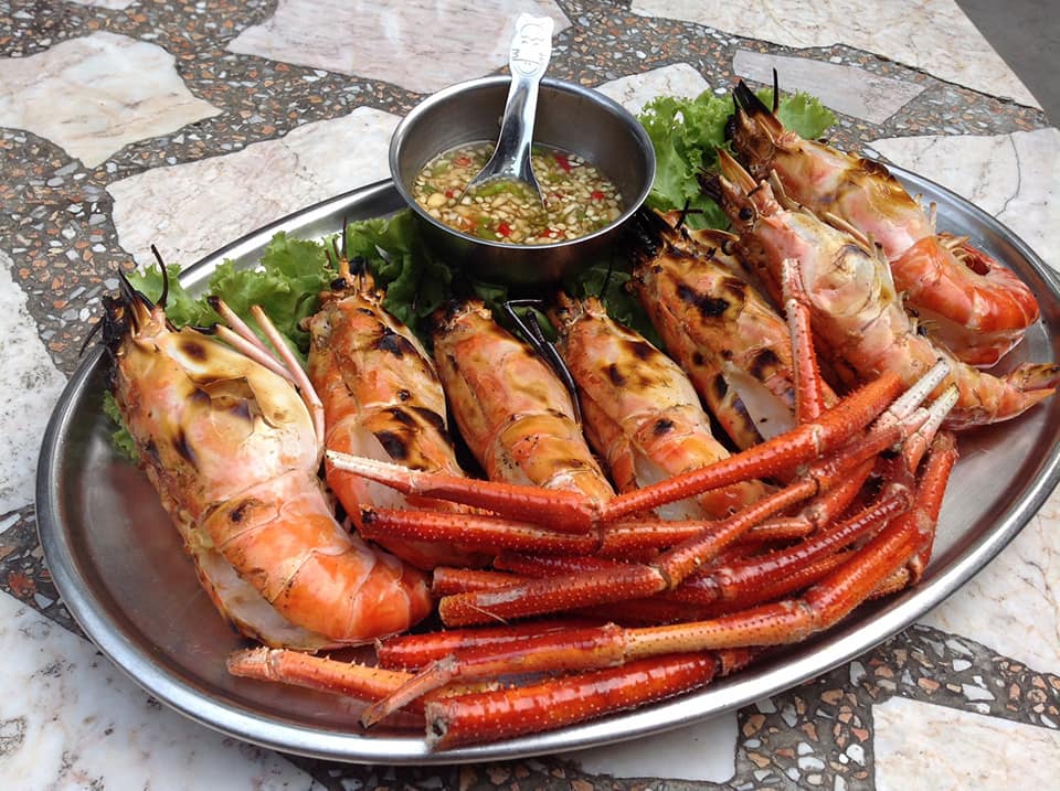 ร้านอ้นส้มตำปูม้า, ไผ่ขวาง, Zaab Station, เอมโอช by The Story, ครัวกางนา, คุ้มขวัญเจ้าเอย, ร้านบ้านเด, กุ่ยหมง, สวนอาหารเบญจรงค์ สุพรรณบุรี, ขัวะ, ลายน้ำ, มุมสบายครัวริมคลอง, ข้าวต้มโกเฑียร, นพรัตน์ ภัตตาคาร, กุ้งเป็น (เจ๊เน้ย), ขนาบน้ำสุพรรณบุรี and mellow, เรือนแพ (ครัวสุพรรณ) &amp; รีสอร์ท, ริมคลองเฮ้าส์, สุรชัยปลาเผา บึงไผ่แขก, Taiheiyo sushi suphanburi