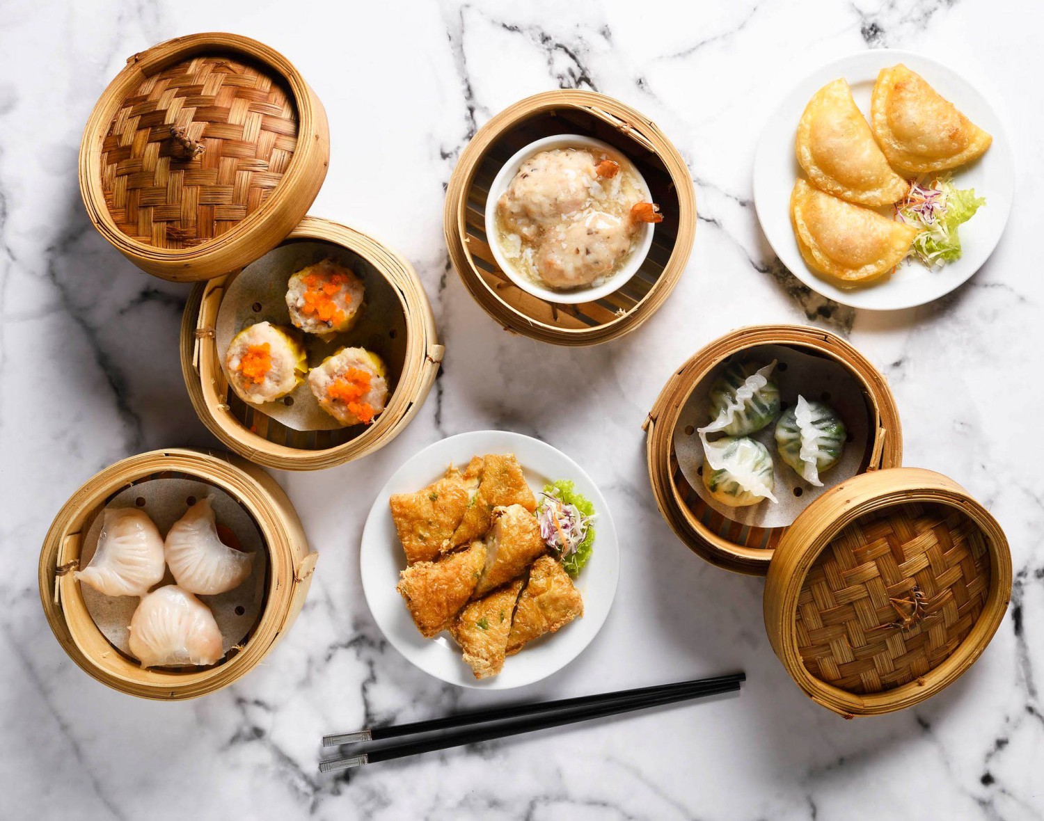 Bai Yun Chinese Restaurant, Banyan Tree Bangkok, เดอะมัลเบอร์รี ไชนีส คูซีน, The Berkeley Hotel Pratunam, ภัตตาคารจีนอีสต์โอเชี่ยน, SC Park Hotel, Fei Ya, ห้องอาหารจีน หลิว, Conrad Bangkok, LIN-FA Chinese Restaurant