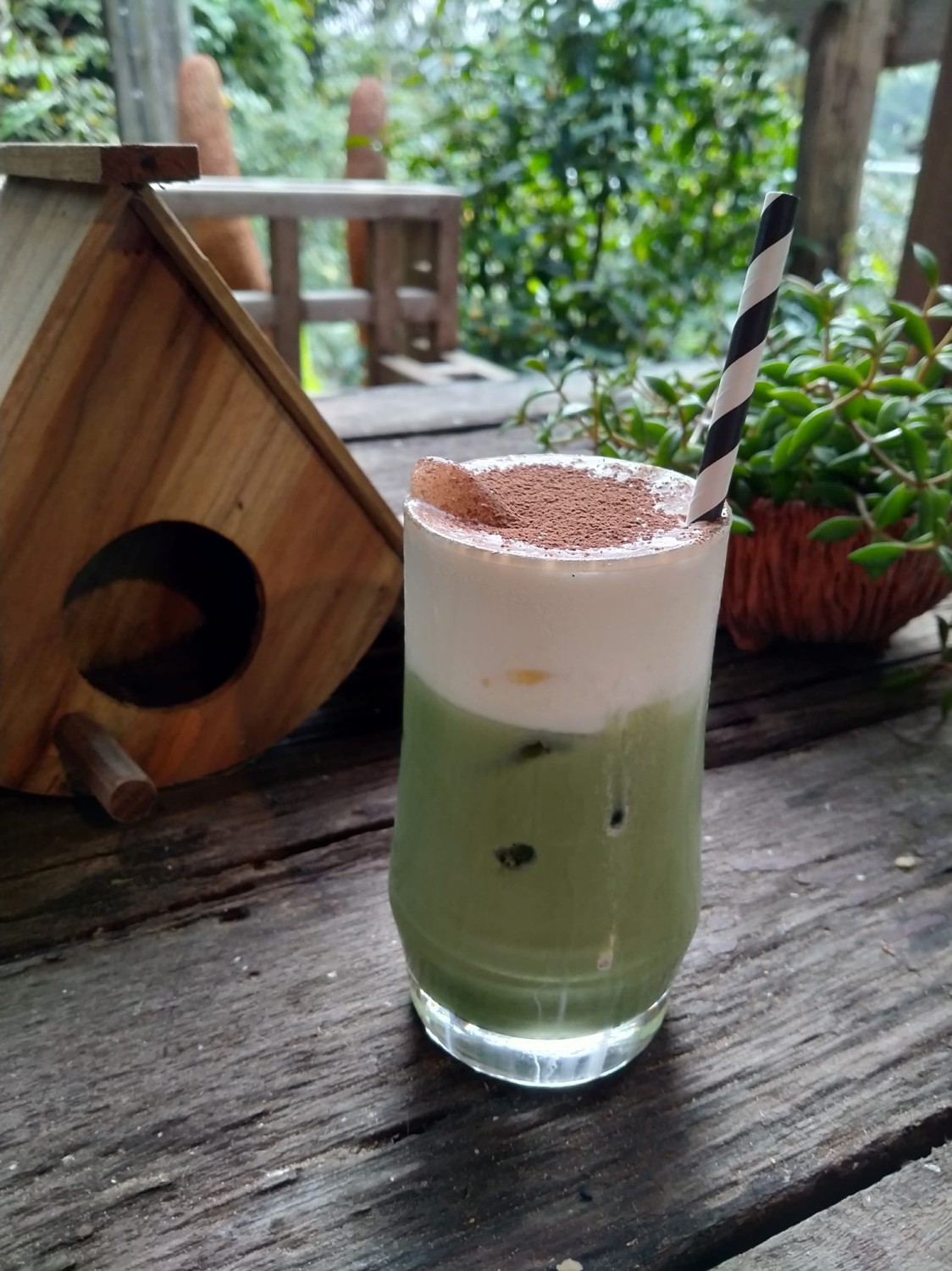 บ้านอิงดาว แม่กำปอง, Ma Du Doi Coffee แม่กำปอง, Teddu Coffee - Baansuphanbhum, ชมนกชมไม้, บ้านพักลุงปุ๊ด &amp; ป้าเป็ง แม่กำปอง, Pirunya Coffee, ร้านกาแฟฮ่อมดอย &amp; อาร์ตแกลเลอรี่ แห่งขุนเขา แม่กำปอง, บ้านหลงเขา แม่กำปอง &amp; ฮักเขา ฟาร์มสเตย์, ระเบียงวิวแม่กำปอง, ณ แม่กำปอง ร้านอาหารแม่กำปอง
