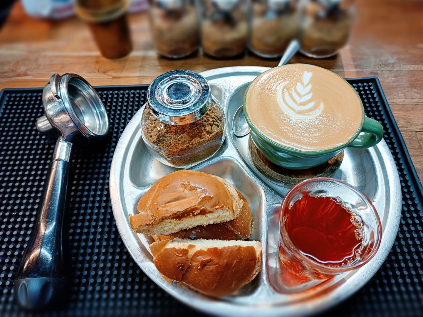 NANA Coffee Roasters, Mmc.bkk, FO SHO BRO, Dear December Cafe, The 66 Cottage, The Black Forest, Bougain Cafe & Crafts, La Mesa Coffee Co., Coffee Station, Gooseberry Coffee Bearing-Lasalle, OOOz.cafe , Shalala Cafe