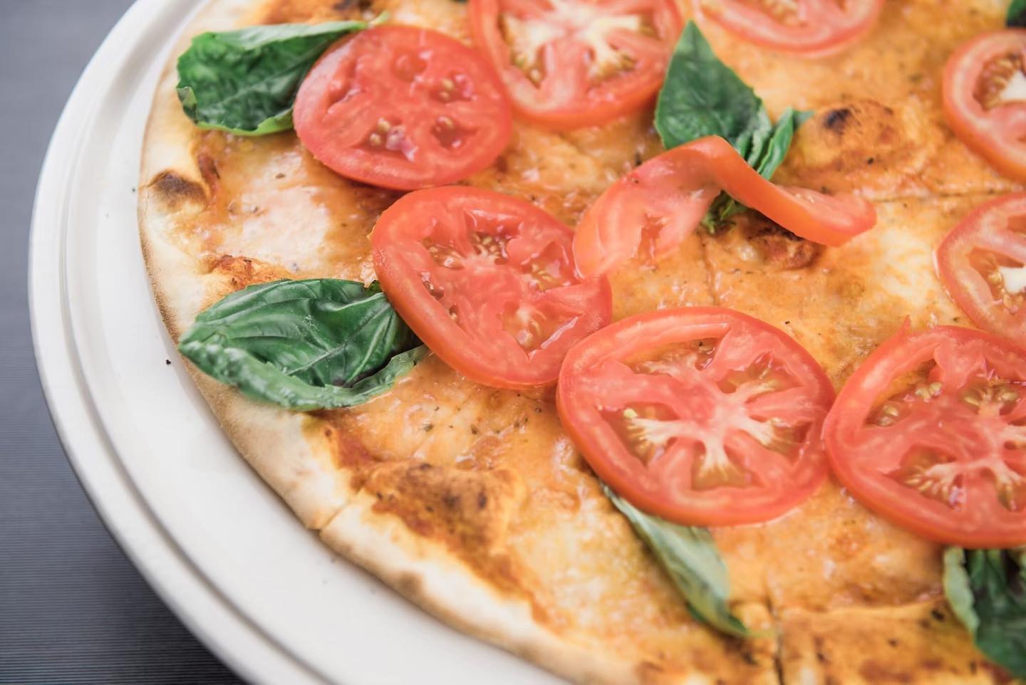 Pizzeria Limoncello, เชฟถนอม, กลมกล่อม BY CHEF AKE, Ciao Pizza, Pizza Aroy, Pizza Massilia, Grazie Pizzeria, The Garden Dough, Lanta Pizzeria, Mama Dolores, PizzaPazza, Dressage Horse Café, Pizzazo, Shelter Pizza พิซซ่าเตาถ่าน