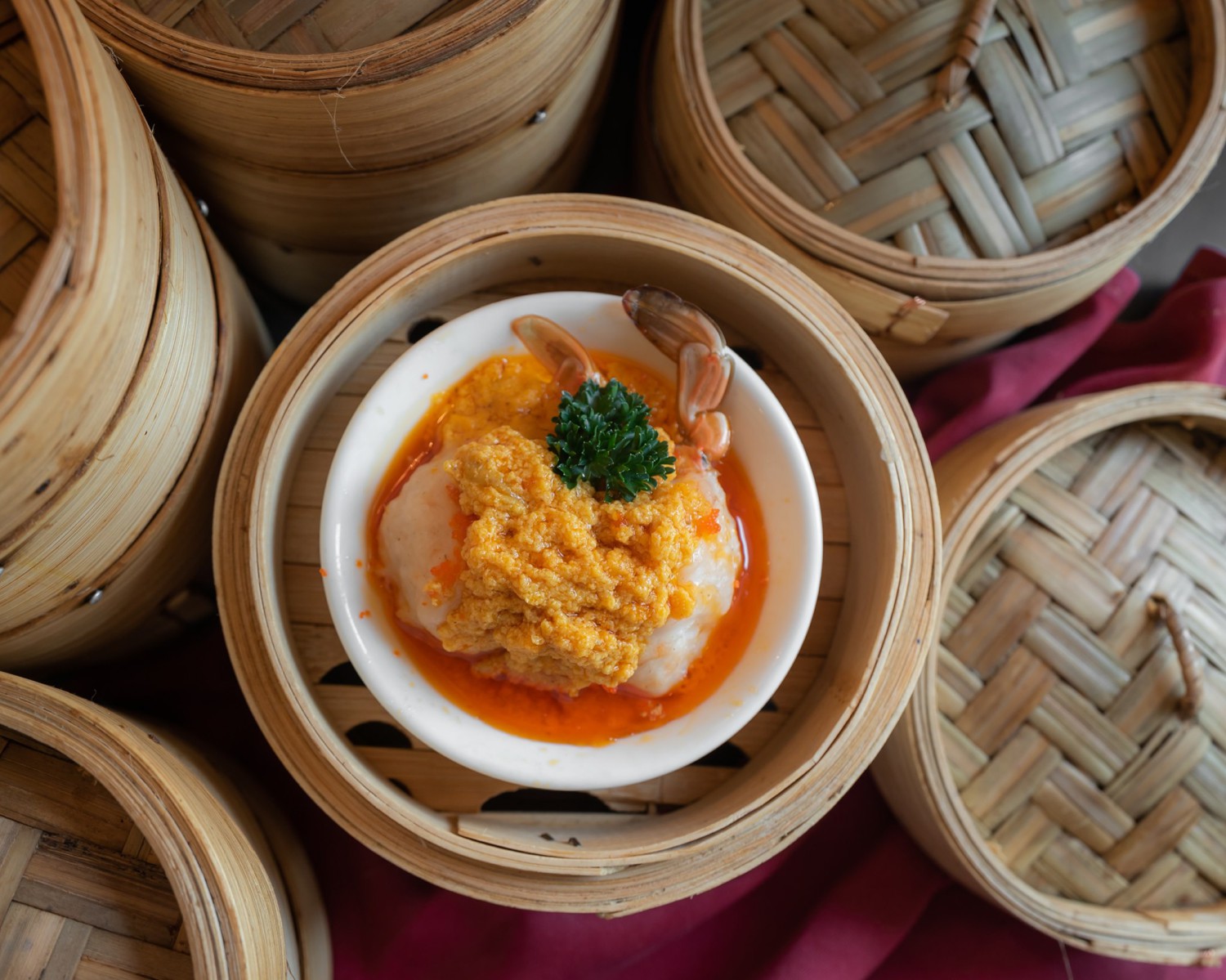 Bai Yun Chinese Restaurant, Banyan Tree Bangkok, เดอะมัลเบอร์รี ไชนีส คูซีน, The Berkeley Hotel Pratunam, ภัตตาคารจีนอีสต์โอเชี่ยน, SC Park Hotel, Fei Ya, ห้องอาหารจีน หลิว, Conrad Bangkok, LIN-FA Chinese Restaurant