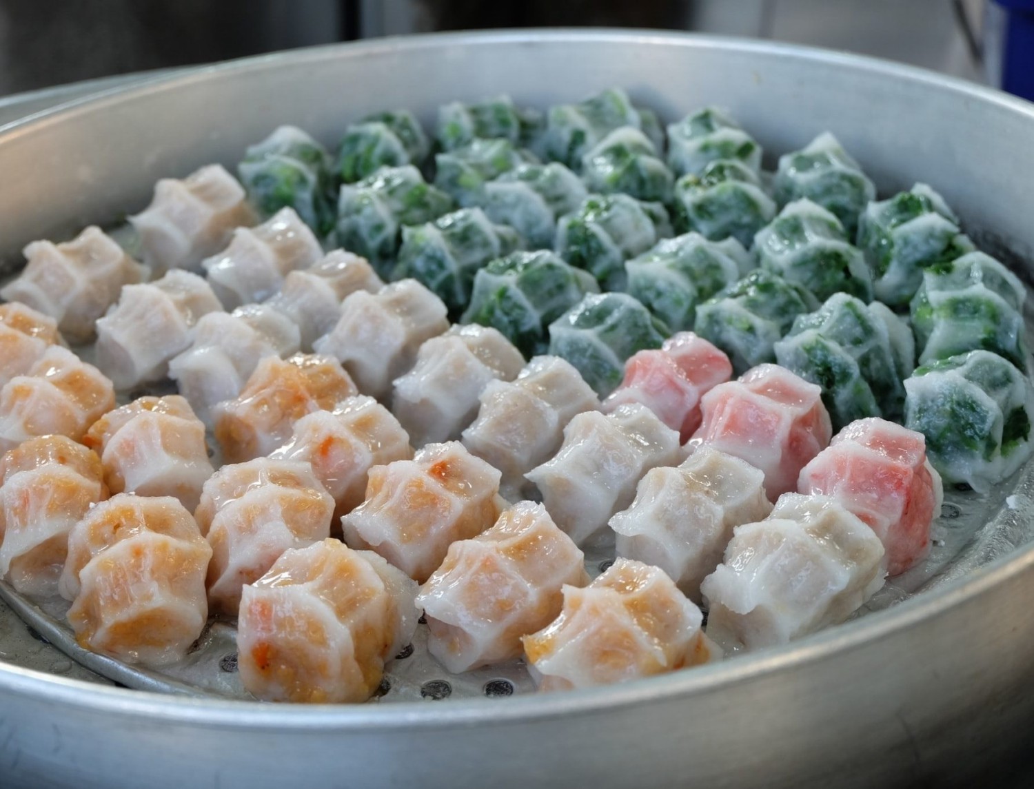 ร้านอาตี๋กุยช่าย, ร้าน ขนมกุยช่าย นายฮี้, กุยช่ายมิสหมวย, กุยช่ายสะพานหัน, ปากร้ายกุ้ยช่ายทอดตอกไข่, ขนมกุยช่ายนายพี, กุยช่ายคุณย่าวิไล, กระเพาะปลาเจ๊เอ็ง, กุยช่ายอาแปะเจ้าเก่า, อาเฟงลี่, ขนมกุ๋ยช่ายเจ๊ต้อย, กุ้ยช่ายคุณแม่, กุยช่ายเจ๊มล, กุยช่ายคุณแอ๋ววังหลัง, ท้องย้อยกุยช่าย, กุยช่ายเจ๊หมวย, เพลินเพลิน กุยช่ายทอดกรอบ