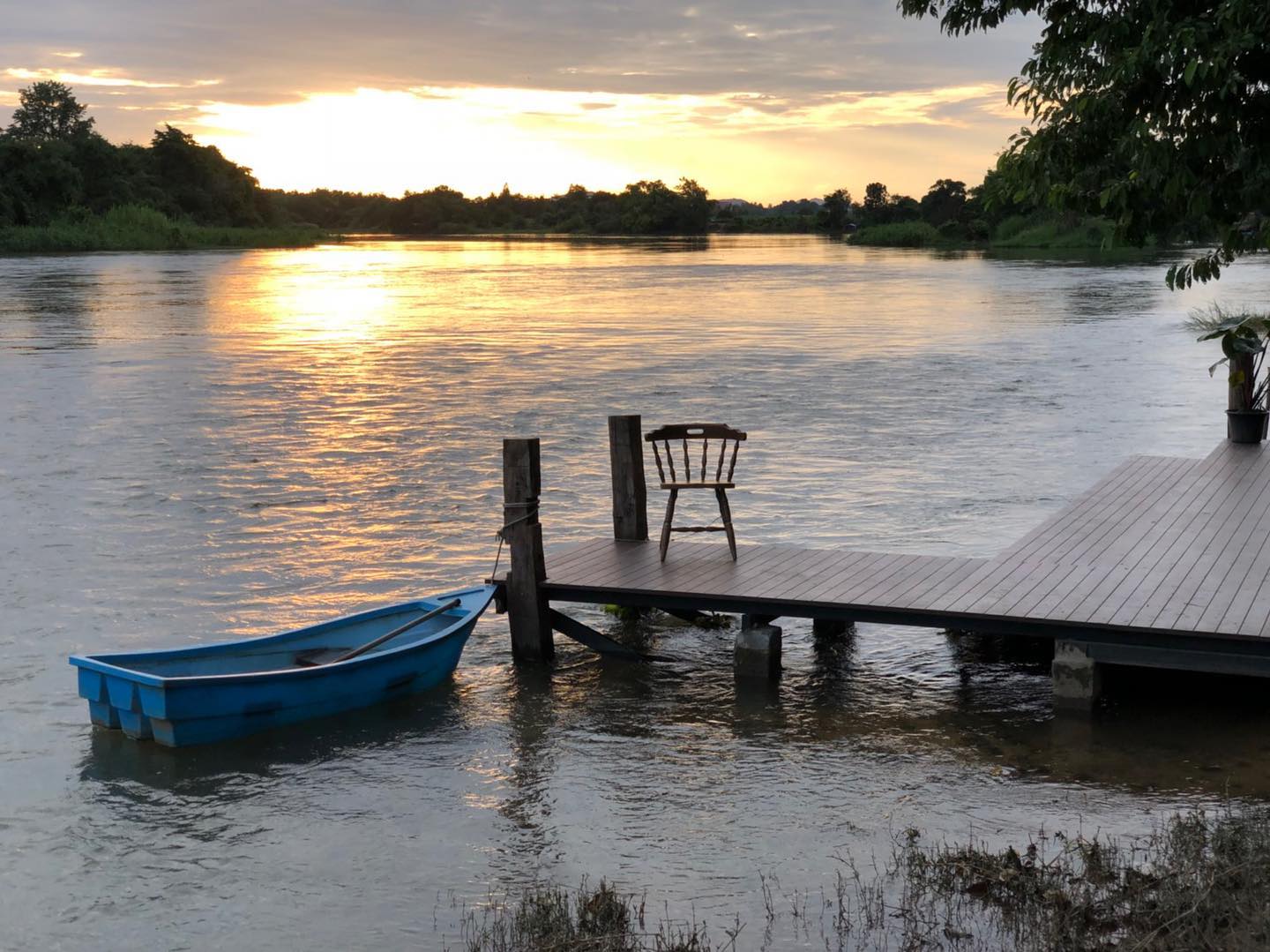 BOHO STORY CAFE, Z2 Cafe, Cafe ริมบัว กาญจนบุรี, DAY'S CAFE, RAVI RIVA CAFE, มีนา cafe', ลำยวน กาญจนบุรี