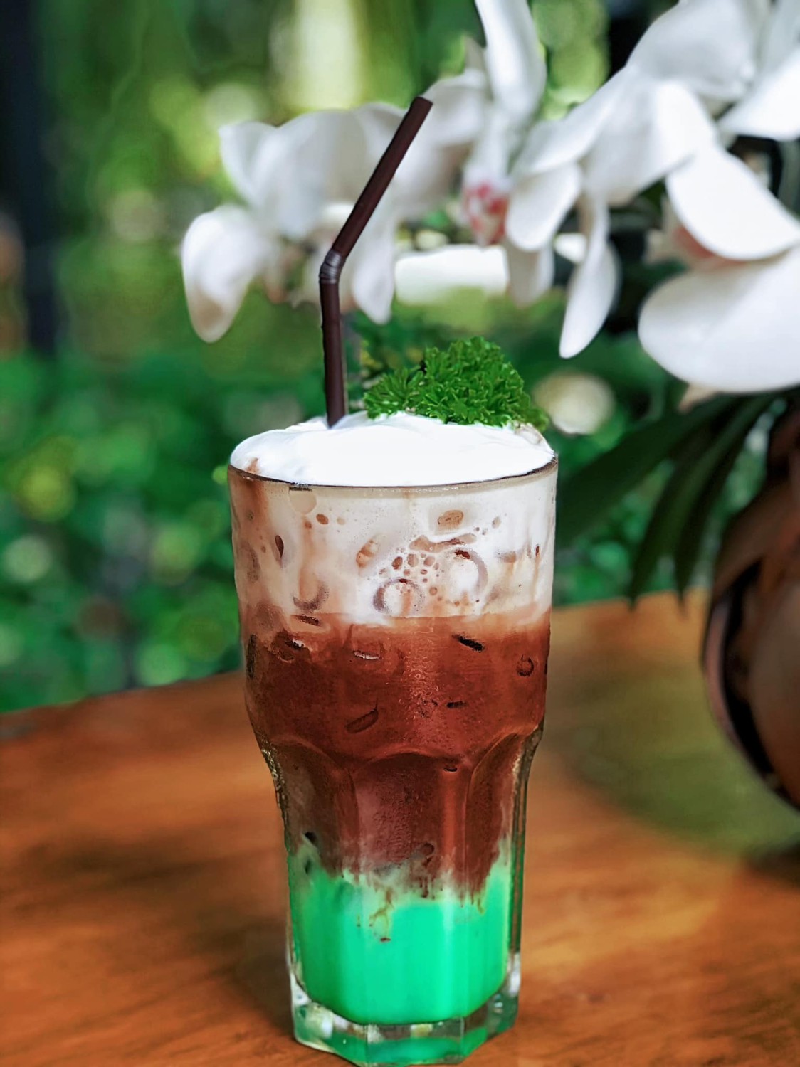 บ้านสวย ในสวน, Siam Brasserie , The Treehouse Nongchok, Natura Cafe, BaanNaiSuan Cafe&Yoga, Patom, Portobello & Désiré, ครัวบ้านสวนสุวรรณ, ร้านอาหารฐิตารีย์ สวนรถไฟ จตุจักร, บ้านสวน อบอวลรัก