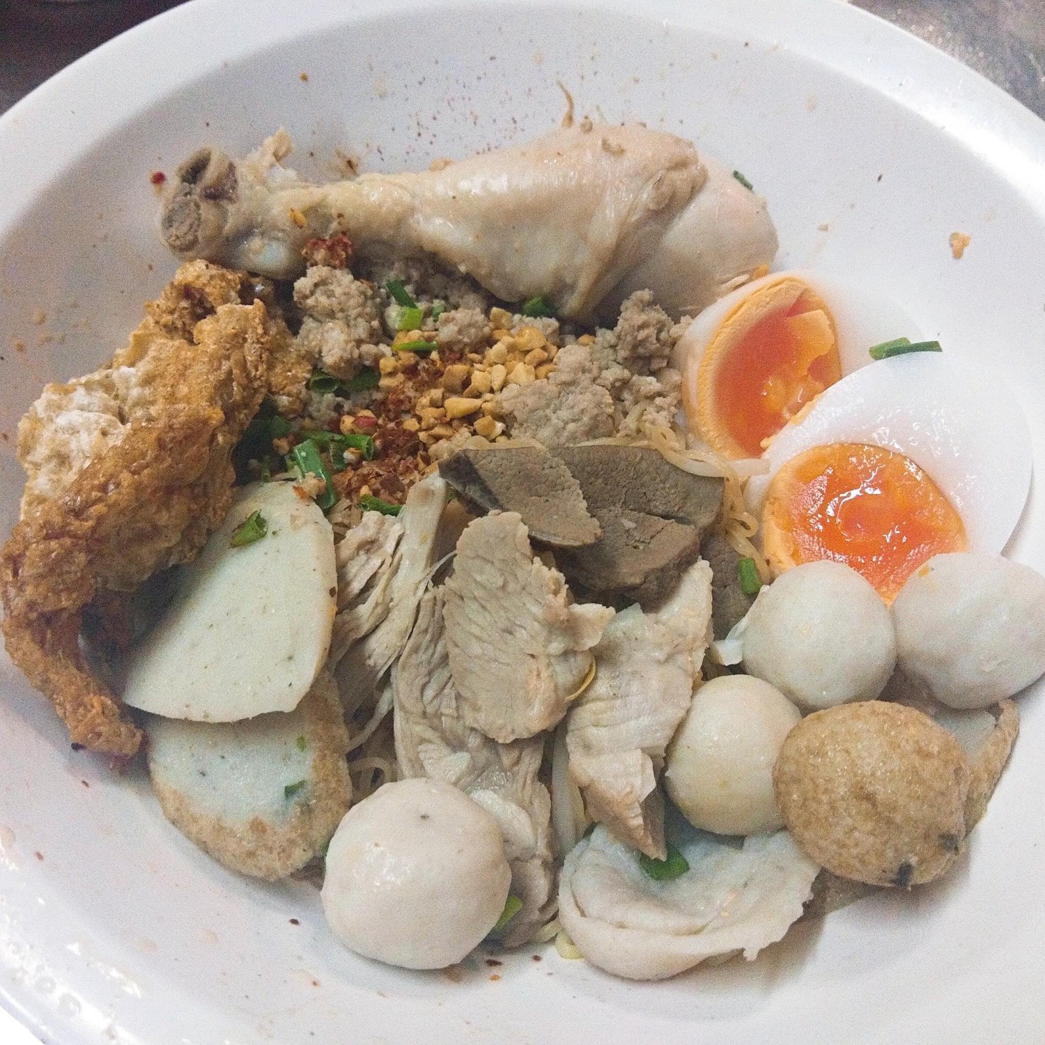 เจ๊โอว, กุยช่ายอาแปะเจ้าเก่า, มณีจ๋า ซีฟู้ด, ตุ้งแฉ่เตาถ่าน, เสน่ห์ ลาบก้อย, ต้าเสี่ยวหม่าล่า, อั่งเป่าหม่าล่าชาบู, ซ้งเป็ดพะโล้, สาขาสามย่าน, Engchuan Chufang, สมบูรณ์โภชนา, สาขาบรรทัดทอง, เอ๋ ซีฟู้ด, ทับทิม, พาข้าว-บรรทัดทอง, ก๋วยเตี๋ยวเอี่ยมน้อย, โจ๊กสามย่าน, สาขาบรรทัดทอง, เจ๊เกียง, เช็งซิมอี๊, สาขาสเตเดียมวัน, ลูกชิ้นปลาบรรทัดทอง, แหลกไม่แหลก, Kemuri, หมูสะเต๊ะ ซีอิ๊วดำ มิ้งโภชนา, ยำเจ้ศรี, น้ำเต้าหู้เจ๊วรรณ, ตั้งซุ่ยเฮงโภชนา, ปังเด็ด, สาขาบรรทัดทอง, ท่าน้ำนัว Thanamnua, บัวลอยปริญญา ลาวาไส้ทะลัก, รสดีเด็ด บ้านคุณนพ, Roddeeded BAAN KHUN NOP, ทวีโชคหมูกะทะ สาขา9 บรรทัดทอง