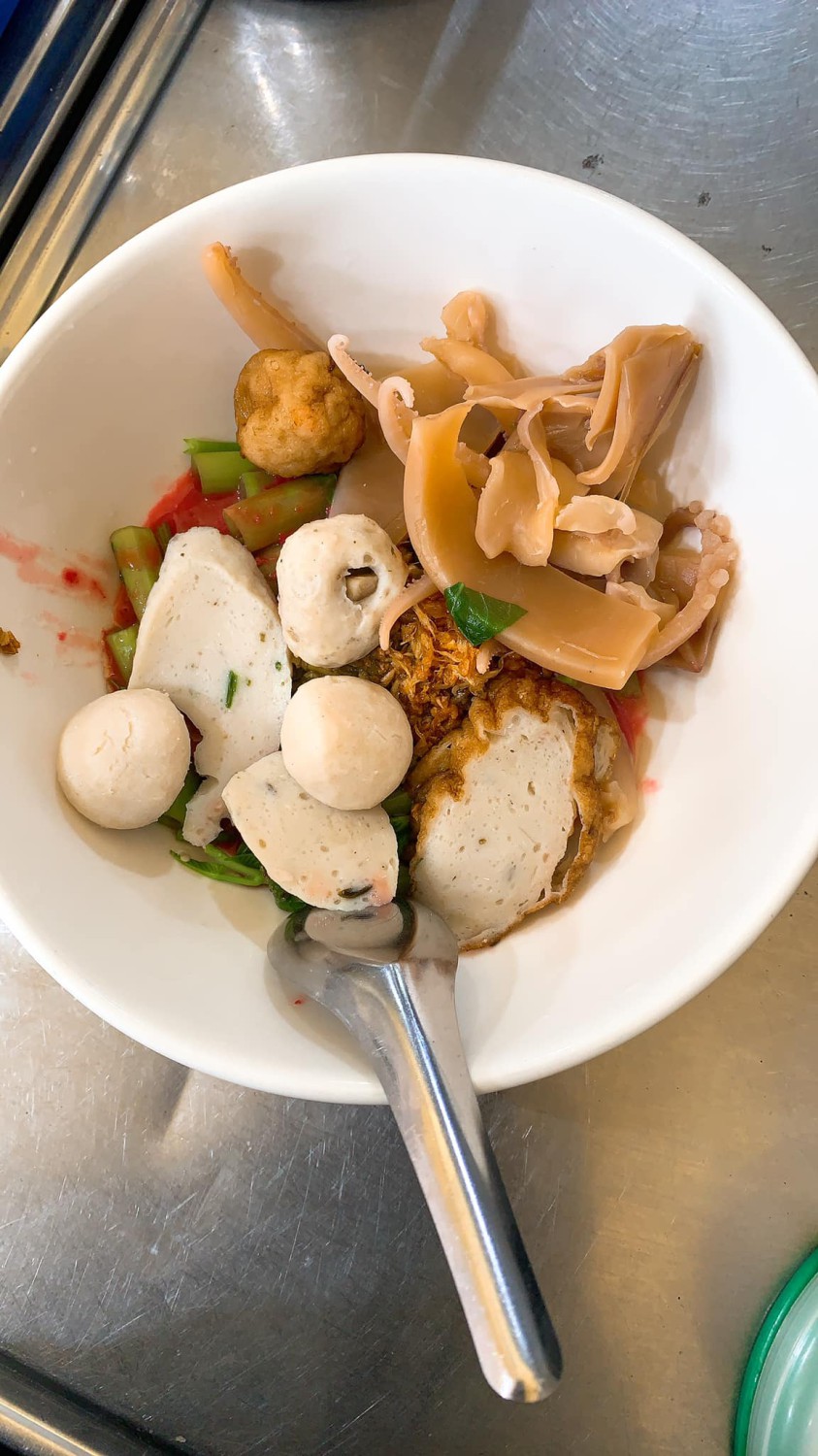 เย็นตาโฟรสเด็ดโบสถ์แม่พระฟาติมา, เย็นตาโฟ คอนแวนต์, อู๋ เย็นตาโฟประตูผี, ร้านไทยรุ่งเรืองเย็นตาโฟเจริญผล, ศาลาแดงเย็นตาโฟ, ปุ๊ เย็นตาโฟ, เตี้ยเย็นตาโฟ, ชาละวันเย็นตาโฟ, เฮียตี๋ ก๋วยเตี๋ยวลูกชิ้นปลาเย็นตาโฟเยาวราชลาดพร้าววังหิน, จิระเย็นตาโฟ, โฟพ่นไฟ, พัวกี่, นายอ้วนเย็นตาโฟเสาชิงช้า, เจ๊อี่ เย็นตาโฟ ต้มยำ, ก๋วยเตี๋ยวเย็นตาโฟพี่หมู รสเด็ด, เม้งโภชนา ปิ่นเกล้า ลูกชิ้นปลา, เจ๊น้อยเย็นตาโฟ พระราม4, เย็นตาโฟ62, ใช่ เตี๋ยวปลา, เย็นตาโฟโพธาราม, เจ้อ้วนเย็นตาโฟ Jeauan yentafo, เย็นตาโฟฮ่องเต้ ศรีย่าน, เย็นตาโฟป้าเสนา เล้งแซ่บ, เพ้งเย็นตาโฟเจ้าเก่า ตลาดห้วยขวาง