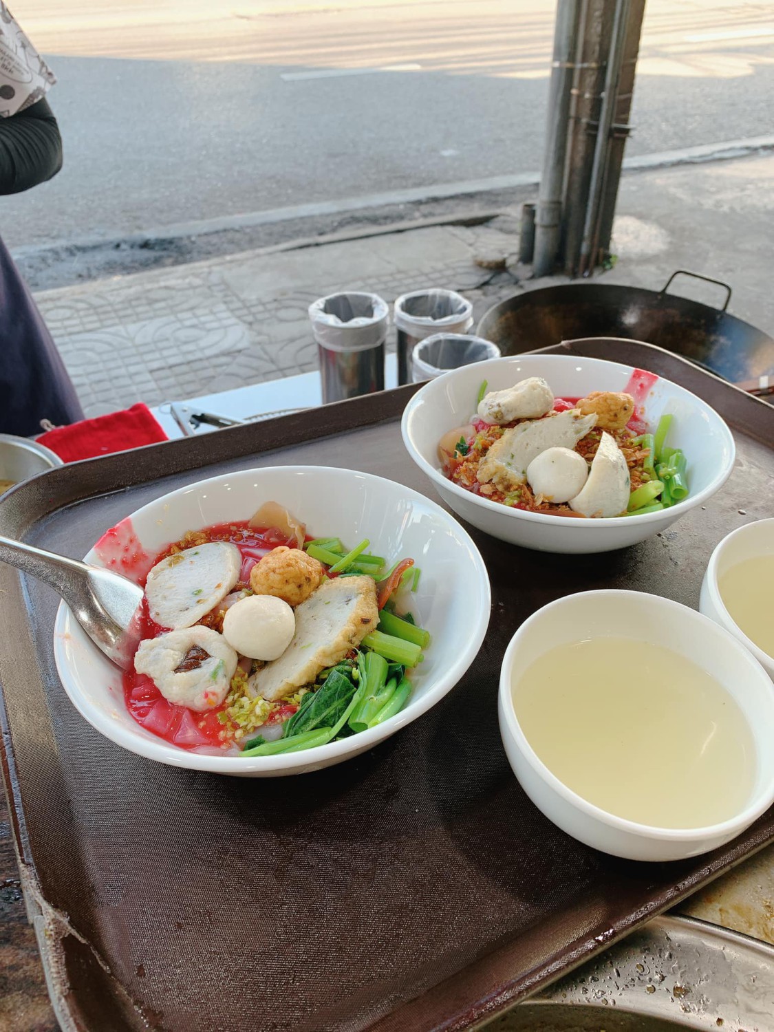 เย็นตาโฟรสเด็ดโบสถ์แม่พระฟาติมา, เย็นตาโฟ คอนแวนต์, อู๋ เย็นตาโฟประตูผี, ร้านไทยรุ่งเรืองเย็นตาโฟเจริญผล, ศาลาแดงเย็นตาโฟ, ปุ๊ เย็นตาโฟ, เตี้ยเย็นตาโฟ, ชาละวันเย็นตาโฟ, เฮียตี๋ ก๋วยเตี๋ยวลูกชิ้นปลาเย็นตาโฟเยาวราชลาดพร้าววังหิน, จิระเย็นตาโฟ, โฟพ่นไฟ, พัวกี่, นายอ้วนเย็นตาโฟเสาชิงช้า, เจ๊อี่ เย็นตาโฟ ต้มยำ, ก๋วยเตี๋ยวเย็นตาโฟพี่หมู รสเด็ด, เม้งโภชนา ปิ่นเกล้า ลูกชิ้นปลา, เจ๊น้อยเย็นตาโฟ พระราม4, เย็นตาโฟ62, ใช่ เตี๋ยวปลา, เย็นตาโฟโพธาราม, เจ้อ้วนเย็นตาโฟ Jeauan yentafo, เย็นตาโฟฮ่องเต้ ศรีย่าน, เย็นตาโฟป้าเสนา เล้งแซ่บ, เพ้งเย็นตาโฟเจ้าเก่า ตลาดห้วยขวาง