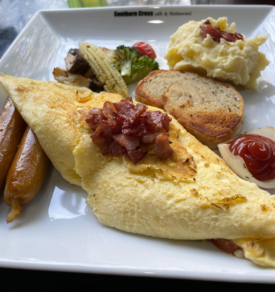 กอบัว, บ้านอาหารไทย, บ้านบัว, บ้านรั้วไม้ Cuisine & Cafe, ครัวหอมมันปู, ร้านไหน อุทยานหินเขางู ราชบุรี, สวนอาหาร รางตาล, Pakmud แซ่บหมูทะ, สาขาโพธาราม, ถึงพริกถึงขิง, มะม่วงคู่, เนื้อต้มบ้านสิงห์ เจ๊ติ๋ม, โกรกแดง, ชุมทางของอร่อย, Mainichi365, Octospider restaurant, Lim cafe Photaram, ครัวตะนาวศรี สวนผึ้ง ราชบุรี, อาตี๋โกปี๊, โอปอชิฟฟ่อนเค้ก, ก๋วยเตี๋ยวปลาแม่กลอง, ติ๋มเค้กมะพร้าวอ่อน, ก๋วยเตี๋ยวโบราณป้าฮวย, โอ่งข้าวโอ่งน้ำ, ครัวม่อนไข่ สวนผึ้ง ราชบุรี, ShabuDo