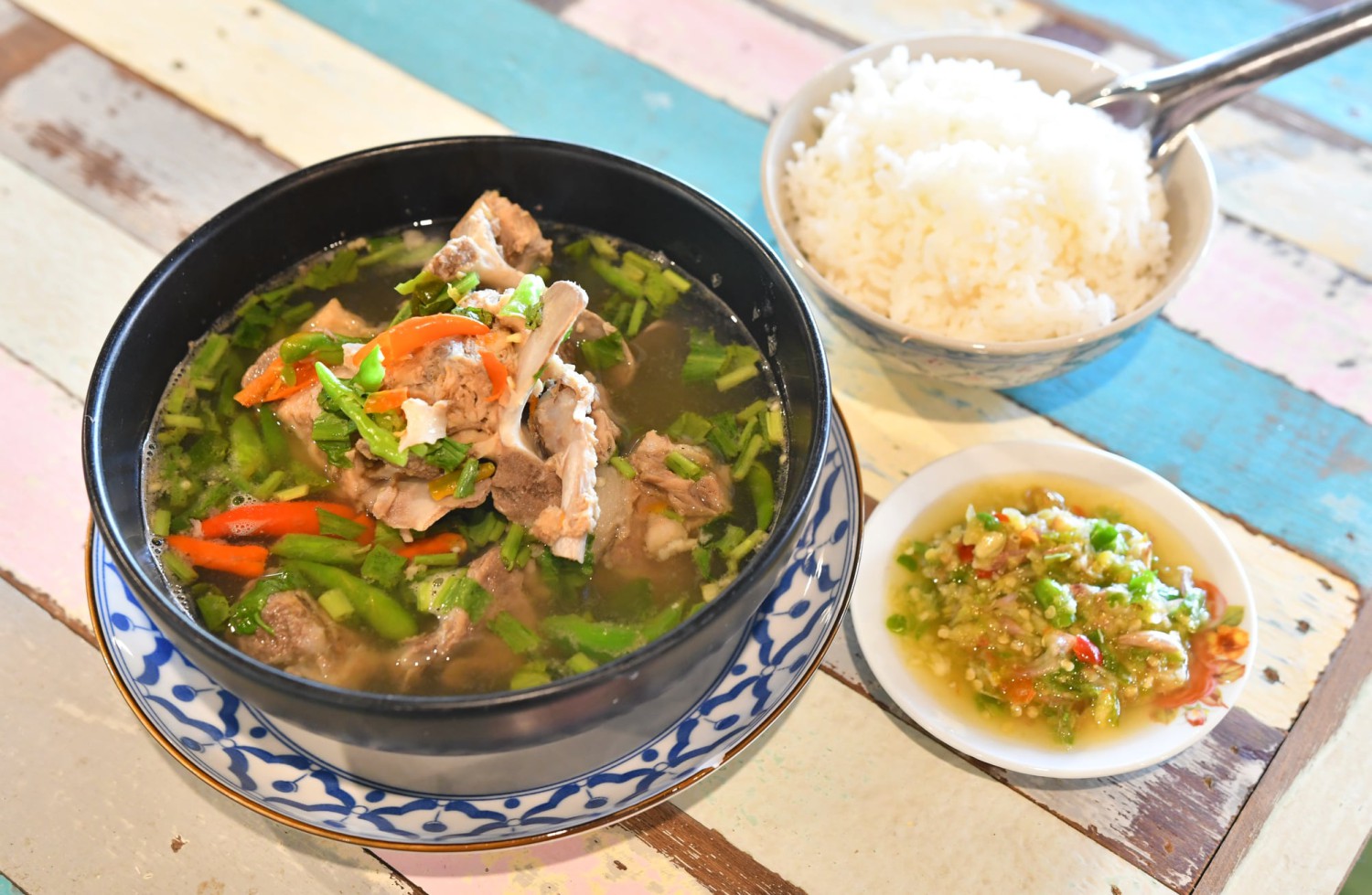 ก๋วยเตี๋ยวเรือในคลอง อยุธยา, กรุงเก่า"เตี๋ยวเรือ", ก๋วยเตี๋ยวเรือลวกปากริมคลอง &amp; หมูกะทะ อยุธยา, ก๋วยเตี๋ยวเรืออยุธยา-โอชินสูตรโบราณ, ร้านก๋วยเตี๋ยวเรือโอ่งบนแพริมแม่น้ำน้อย, ก๋วยเตี๋ยวเรือกิมหลวน อยุธยา, ก๋วยเตี๋ยวเรือ ตาลเดี่ยว'เตี๋ยวเรือ, ก๋วยเตี๊ยวลุงแจ๊ะ (บัวหวาน), ร้านก๋วยเตี๋ยวตาไห (คลองท่อ), ก๋วยเตี๋ยวเรือแม่วันดี อยุธยา, ก๋วยเตี๋ยวเรือแม่ต่วม อยุธยา, ก๋วยเตี๋ยวเรือ เสือร้องไห้, ก๋วยเตี๋ยวเรือ "รสโจ๊ะ" ป้าไวท์, ก๋วยเตี๋ยวเรืออยุธยา ป้าษา2, ก๋วยเตี๋ยววัดใหญ่, ก๋วยเตี๋ยวเรือห้อยขา อยุธยา, ก๋วยเตี๋ยวเรือนายอ๊อฟ สูตร”ยายจง”รสดั้งเดิม, ไทยเทวา ก๋วยเตี๋ยวเรืออยุธยา, ต้อยตลาดแตก สาขาใหญ่ ก๋วยเตี๋ยวเรืออยุธยา