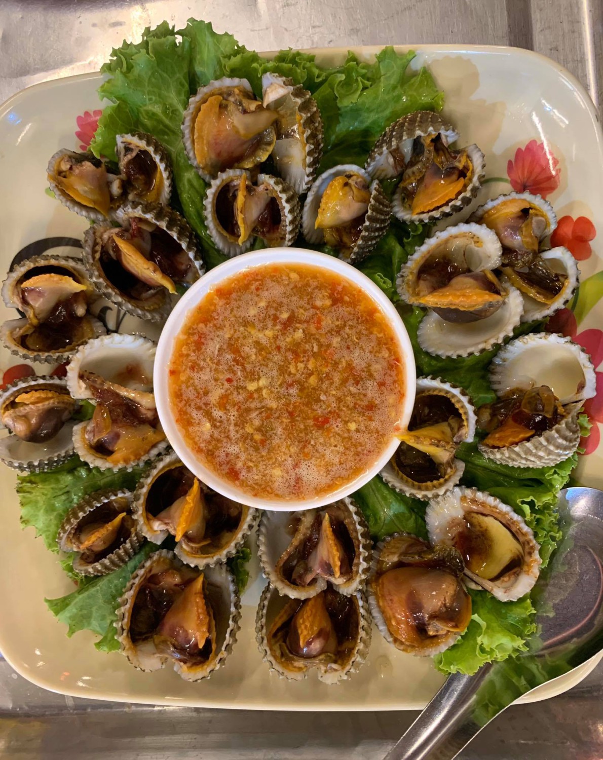 ร้านอ้นส้มตำปูม้า, ไผ่ขวาง, Zaab Station, เอมโอช by The Story, ครัวกางนา, คุ้มขวัญเจ้าเอย, ร้านบ้านเด, กุ่ยหมง, สวนอาหารเบญจรงค์ สุพรรณบุรี, ขัวะ, ลายน้ำ, มุมสบายครัวริมคลอง, ข้าวต้มโกเฑียร, นพรัตน์ ภัตตาคาร, กุ้งเป็น (เจ๊เน้ย), ขนาบน้ำสุพรรณบุรี and mellow, เรือนแพ (ครัวสุพรรณ) &amp; รีสอร์ท, ริมคลองเฮ้าส์, สุรชัยปลาเผา บึงไผ่แขก, Taiheiyo sushi suphanburi